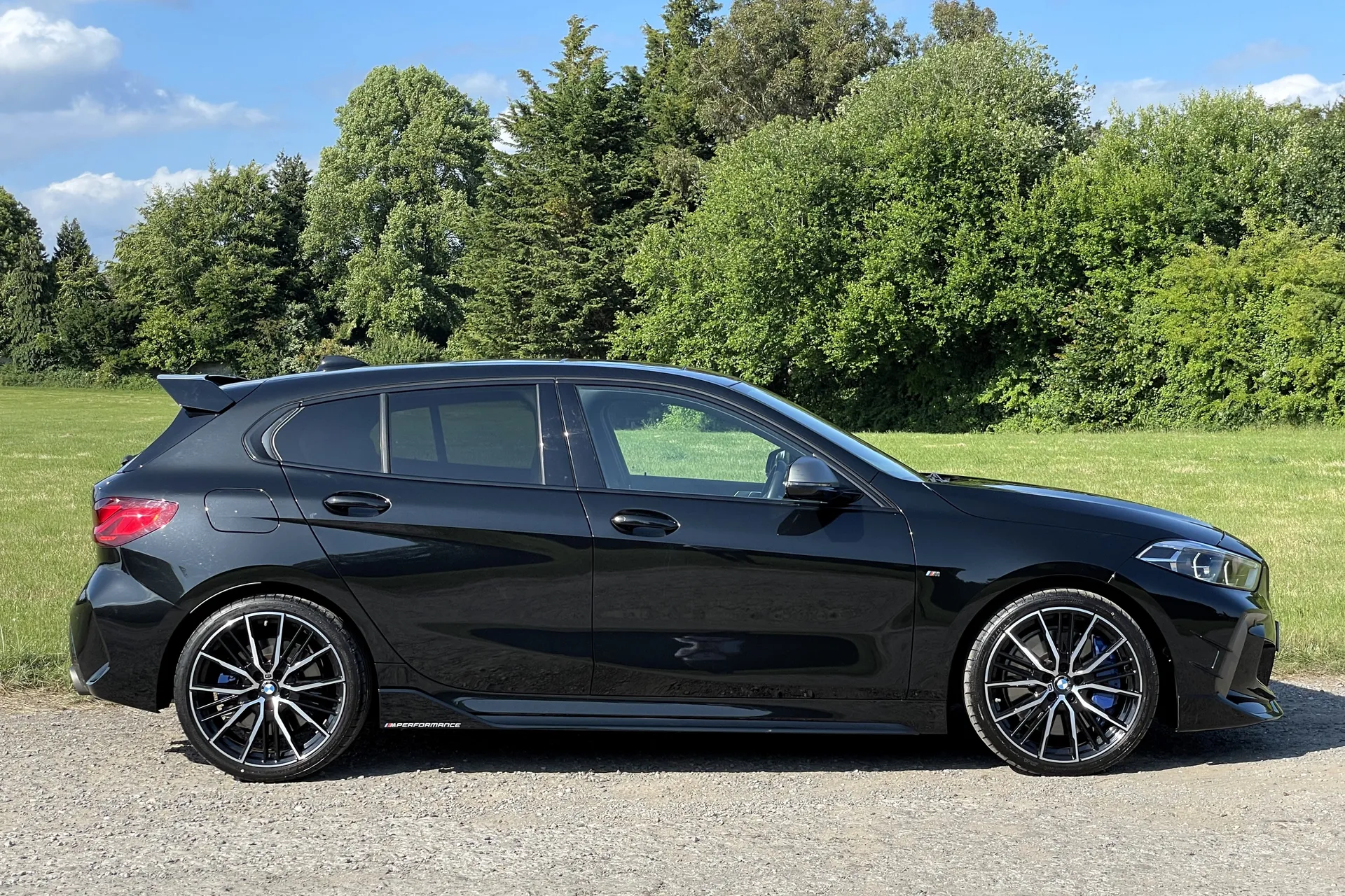 BMW 1 SERIES thumbnail image number 2