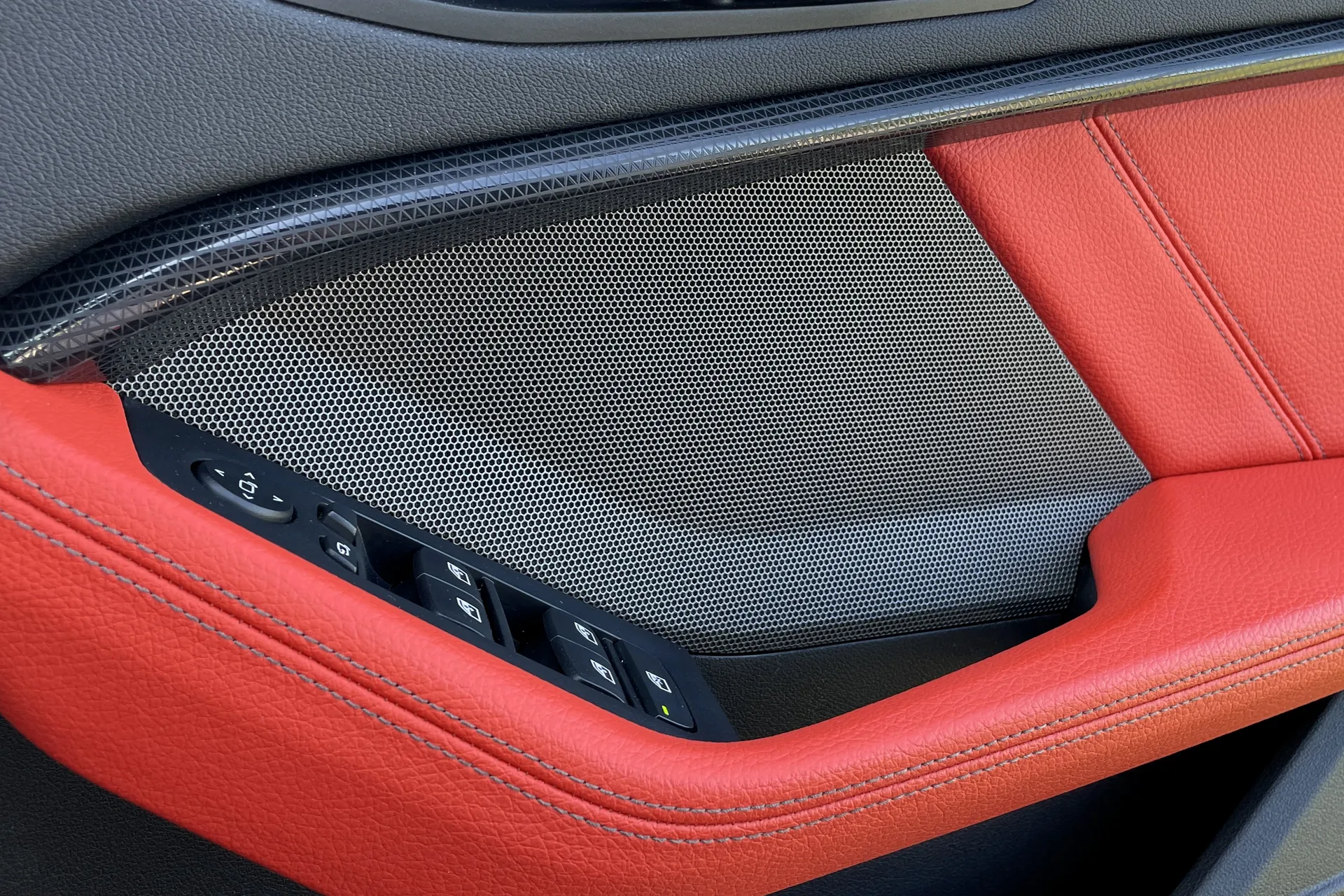 BMW 1 SERIES thumbnail image number 28