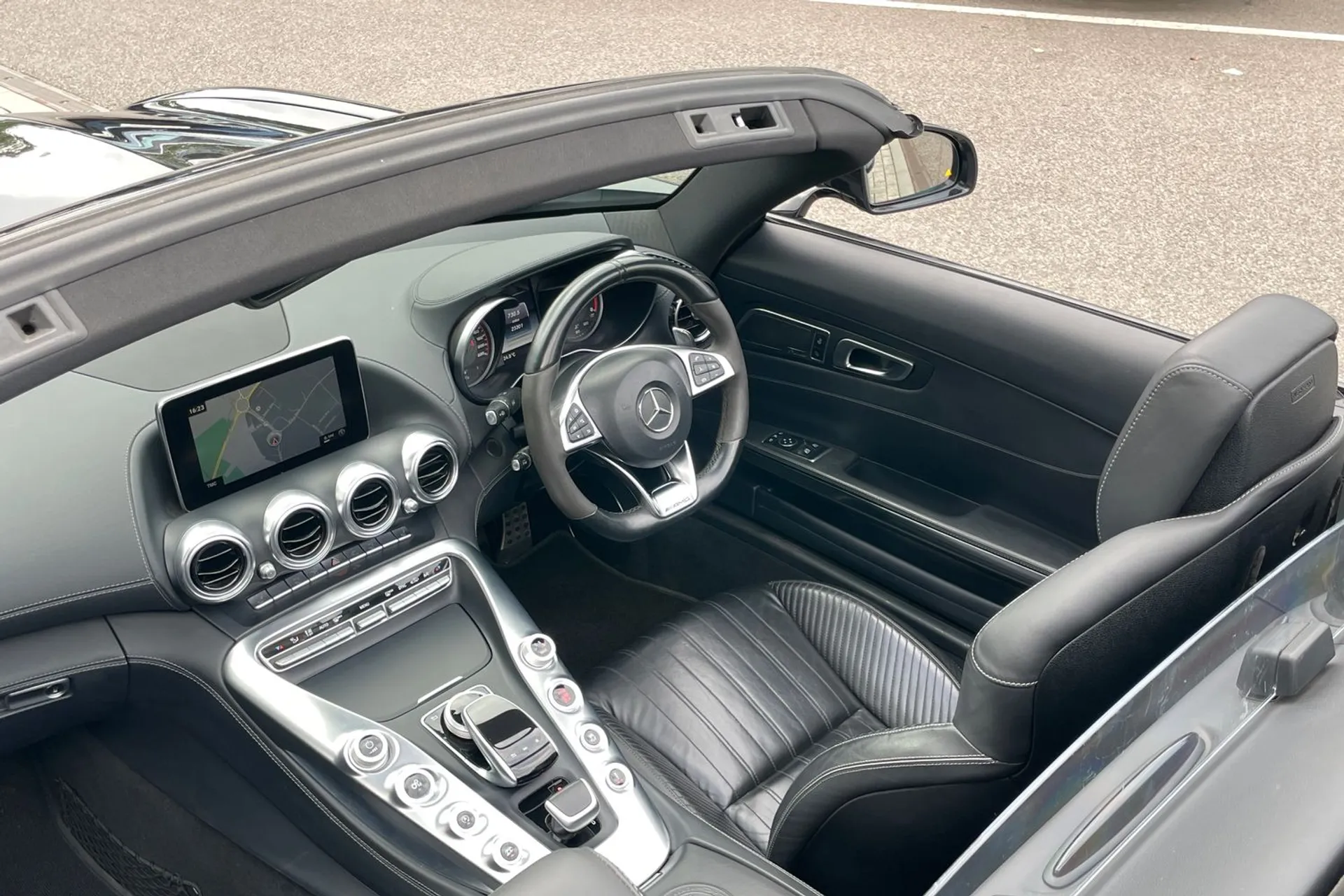 MERCEDES-BENZ AMG GT thumbnail image number 38