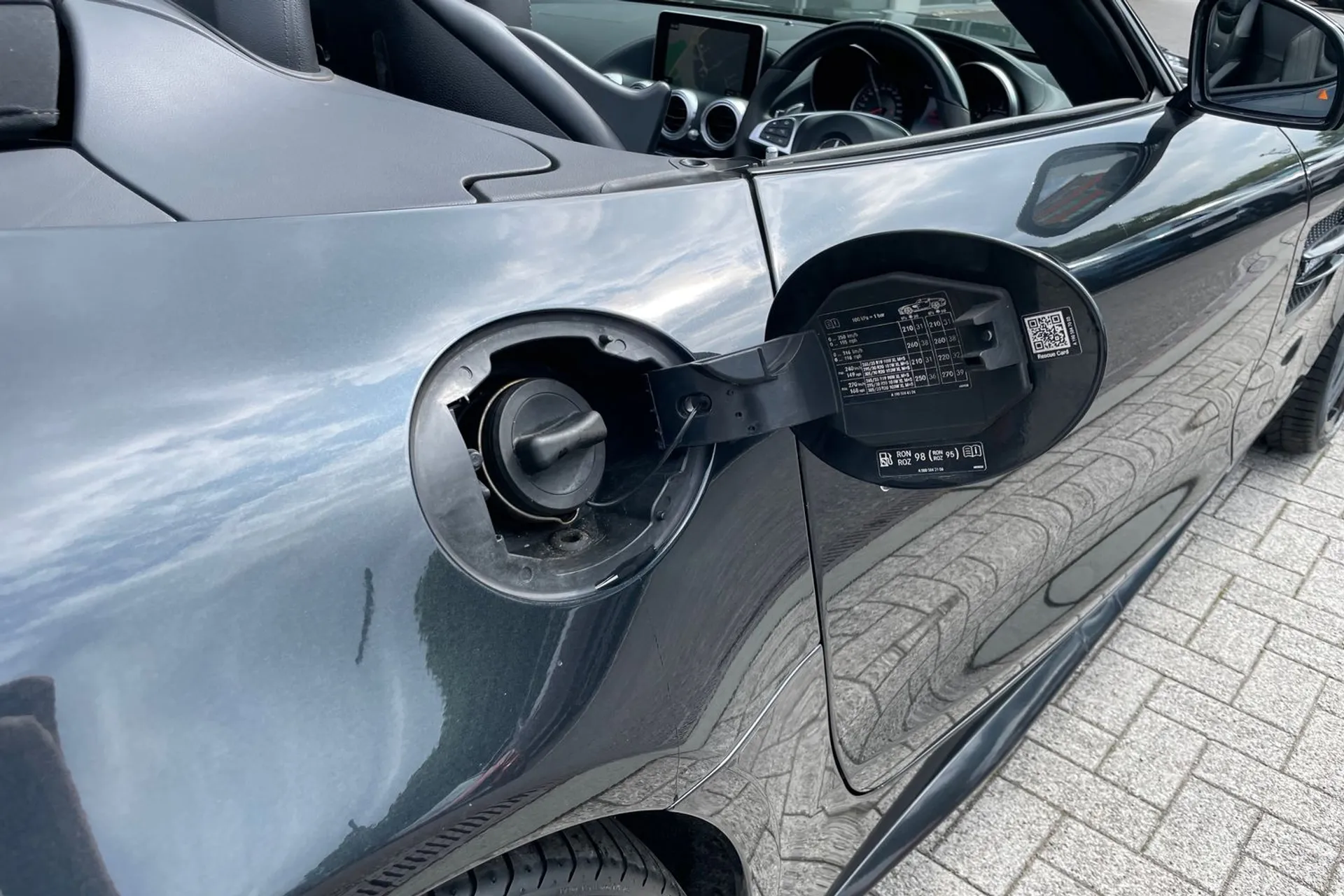 MERCEDES-BENZ AMG GT thumbnail image number 24