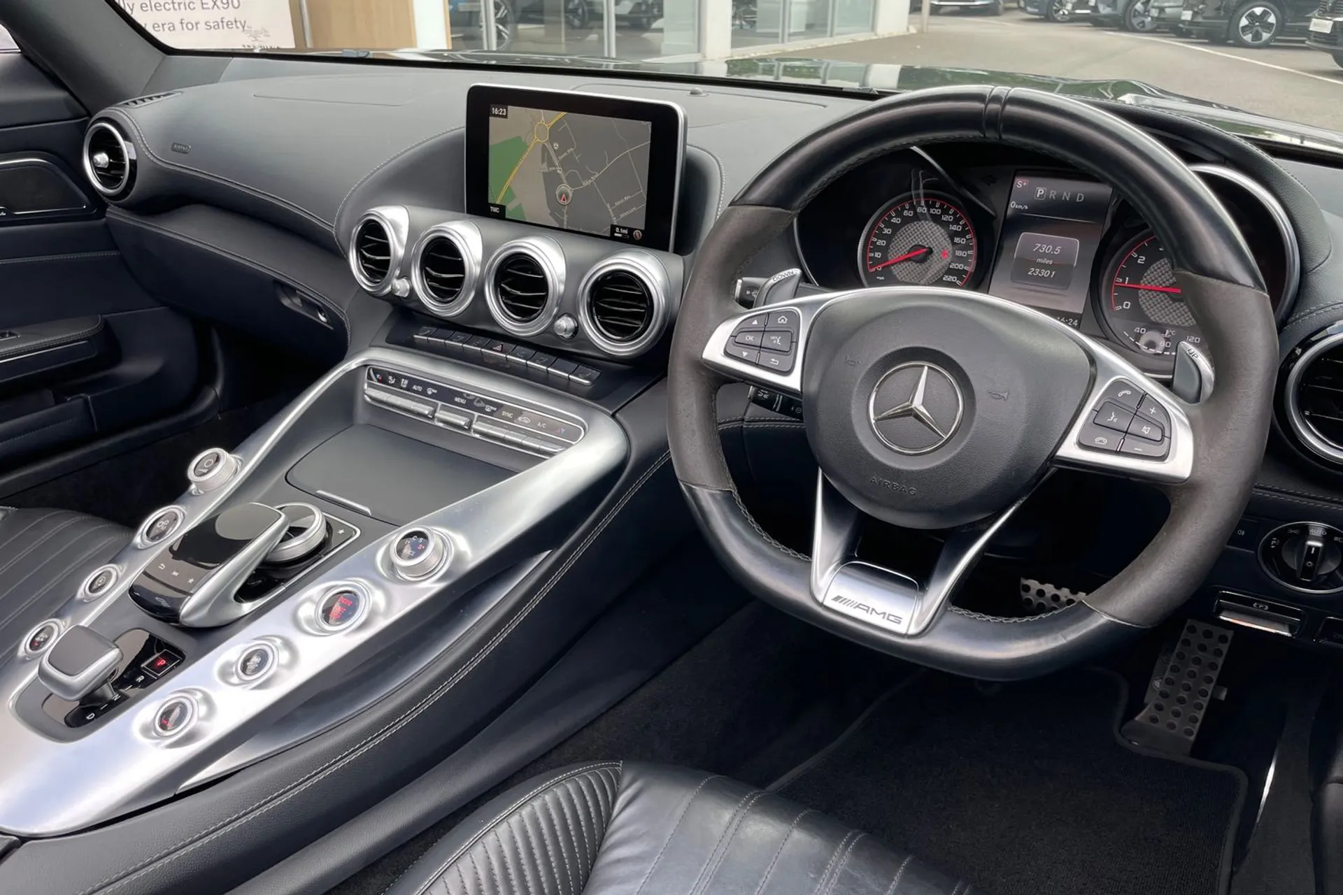 MERCEDES-BENZ AMG GT thumbnail image number 39