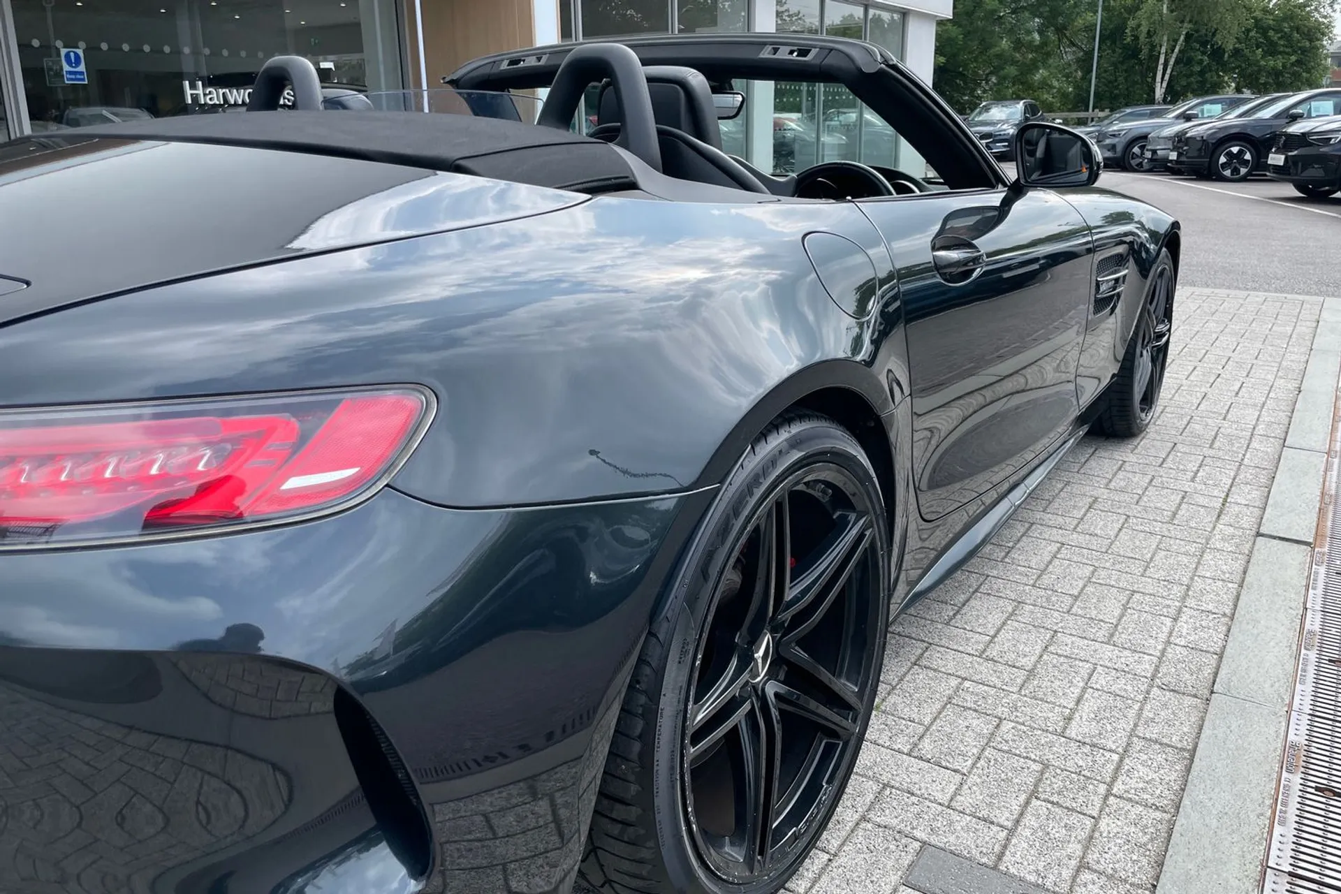 MERCEDES-BENZ AMG GT thumbnail image number 19