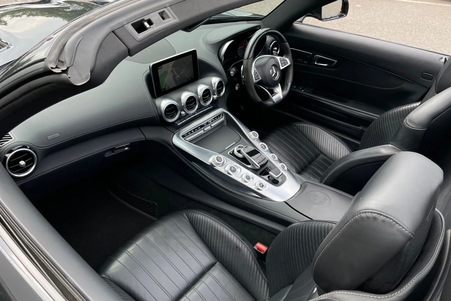 MERCEDES-BENZ AMG GT thumbnail image number 33