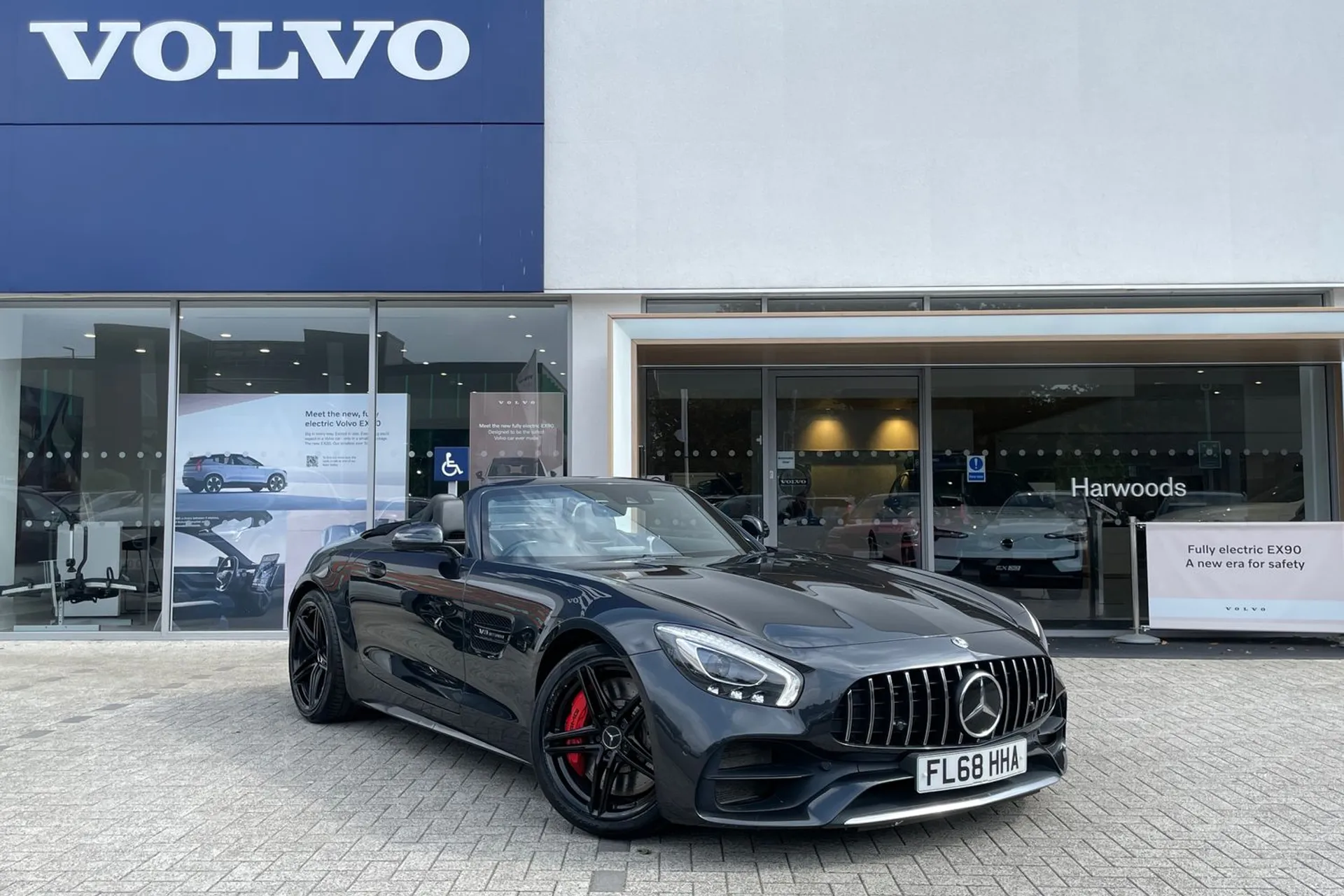 MERCEDES-BENZ AMG GT focused image