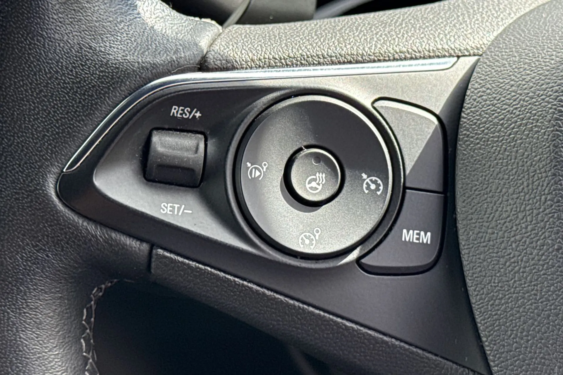 VAUXHALL MOKKA thumbnail image number 44