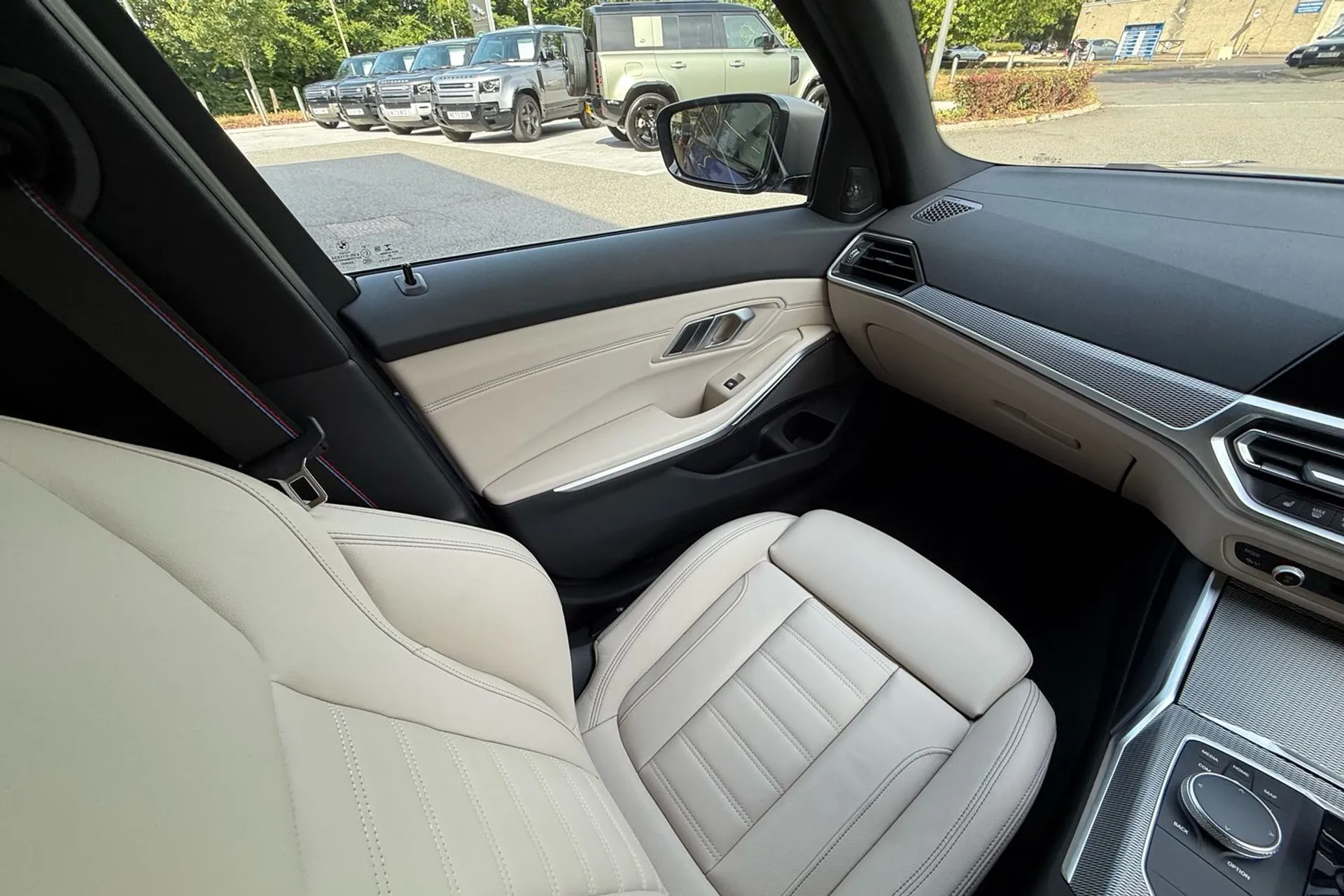 BMW 3 SERIES thumbnail image number 13