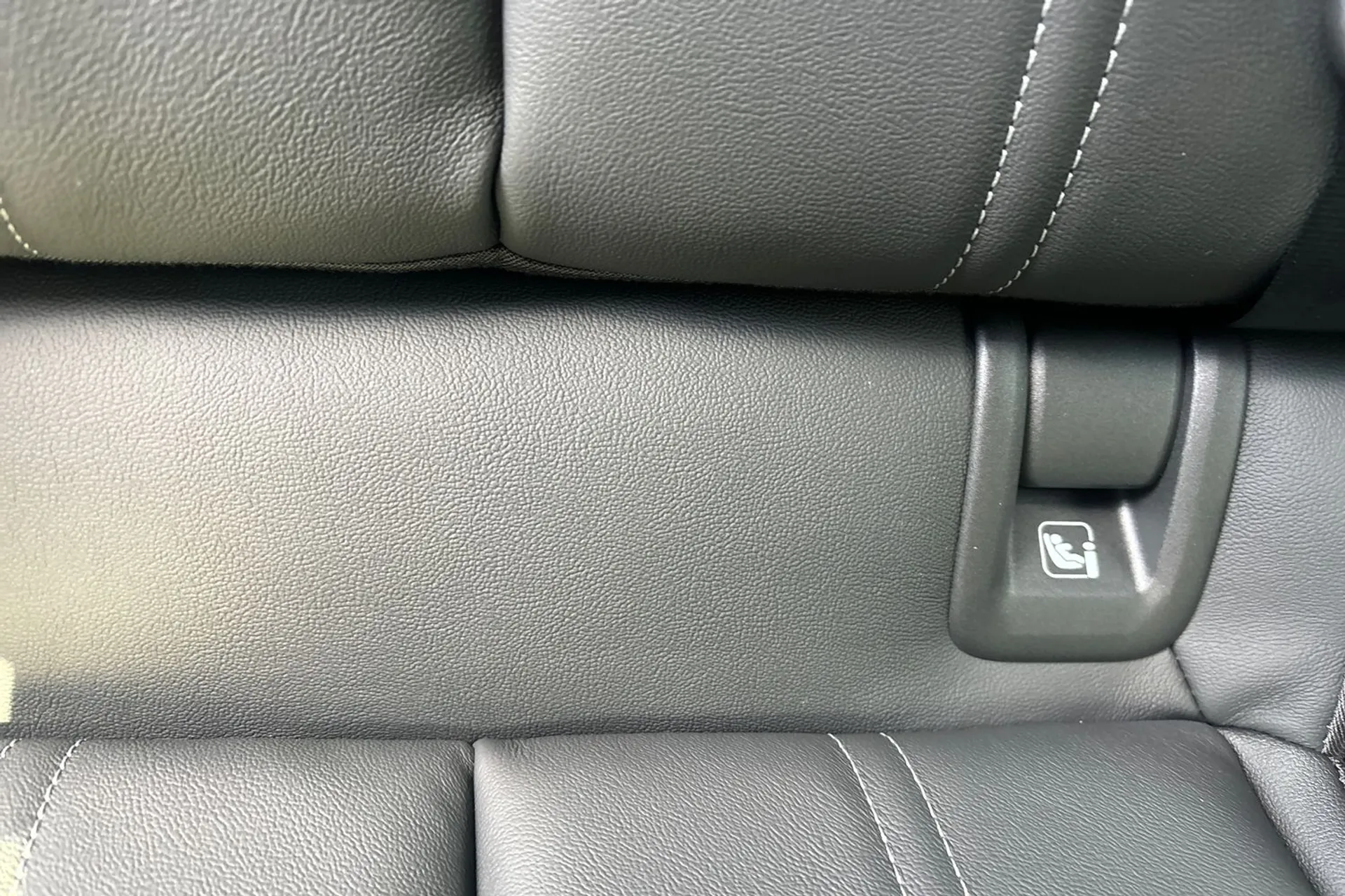 Audi Q4 thumbnail image number 32