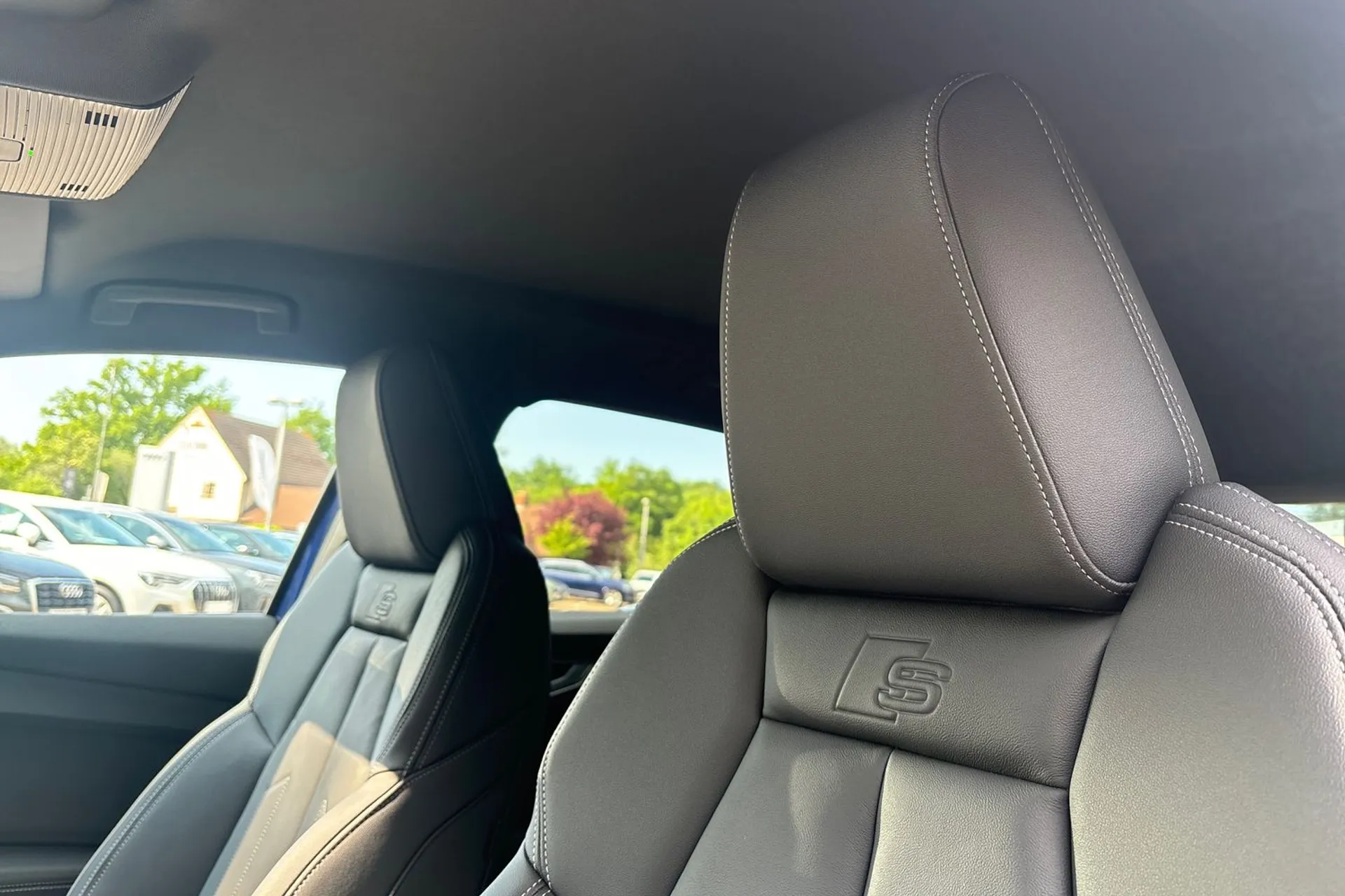 Audi Q4 thumbnail image number 20