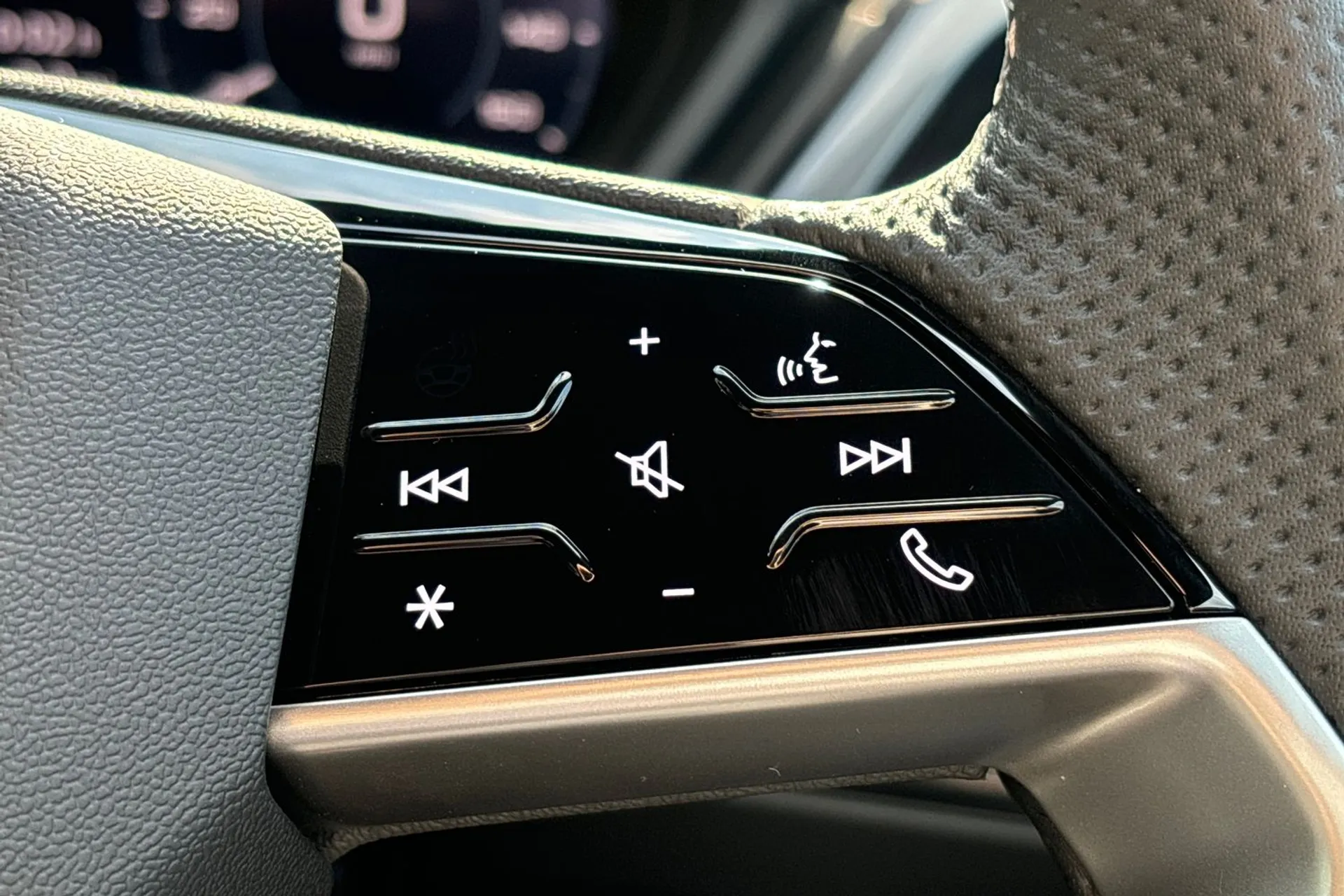 Audi Q4 thumbnail image number 41