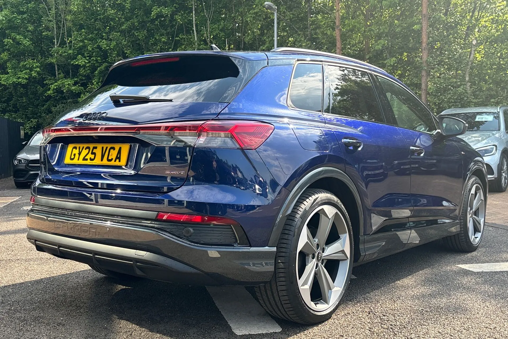 Audi Q4 thumbnail image number 7