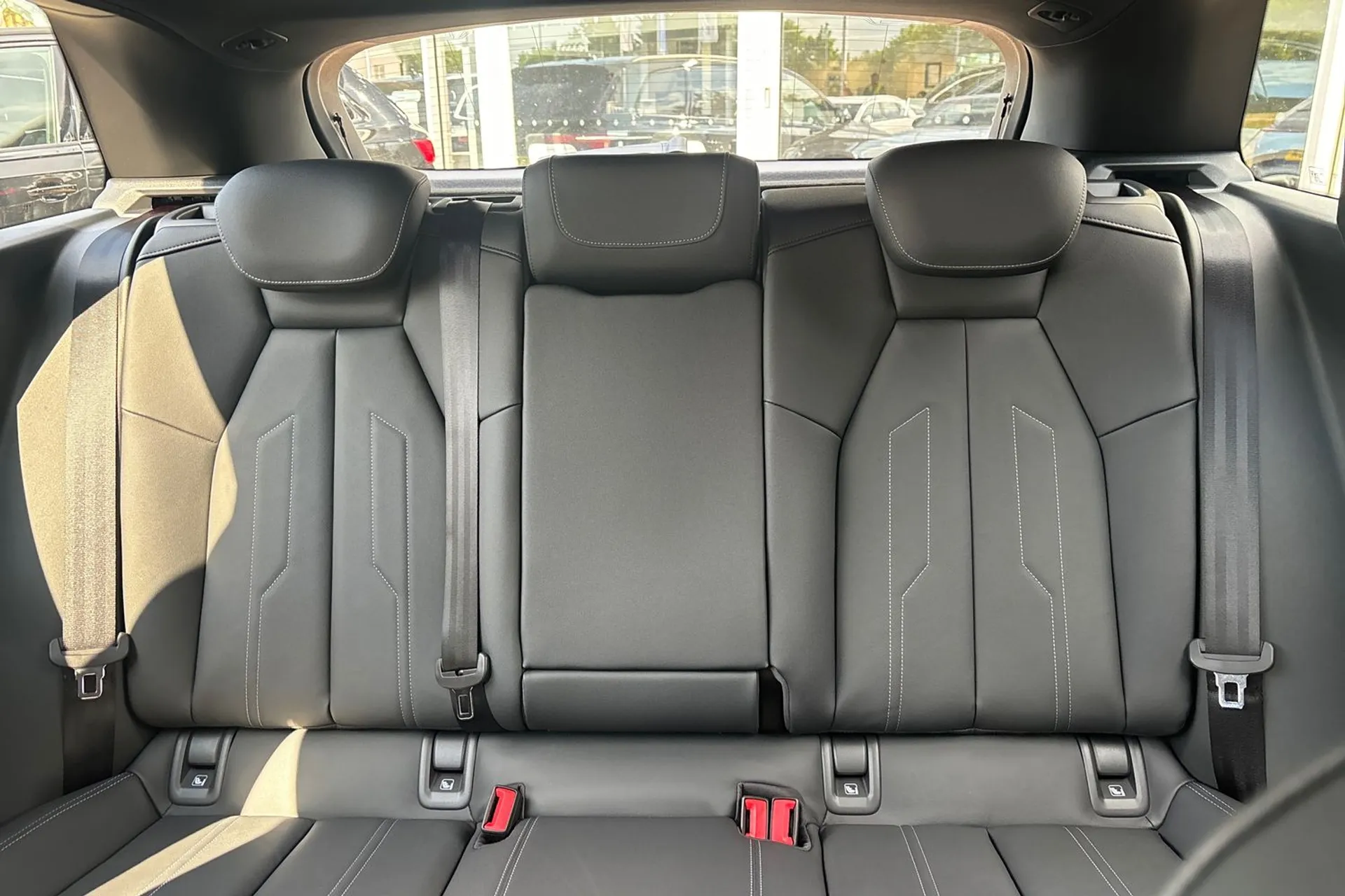 Audi Q4 thumbnail image number 31