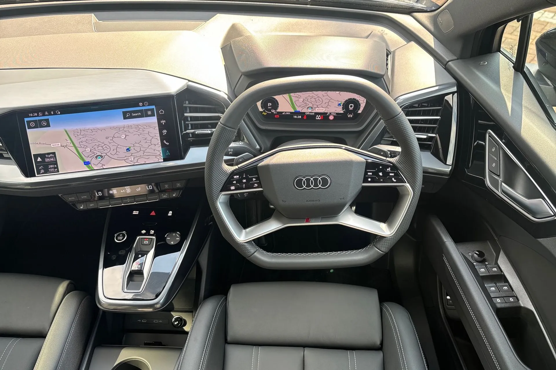 Audi Q4 thumbnail image number 4