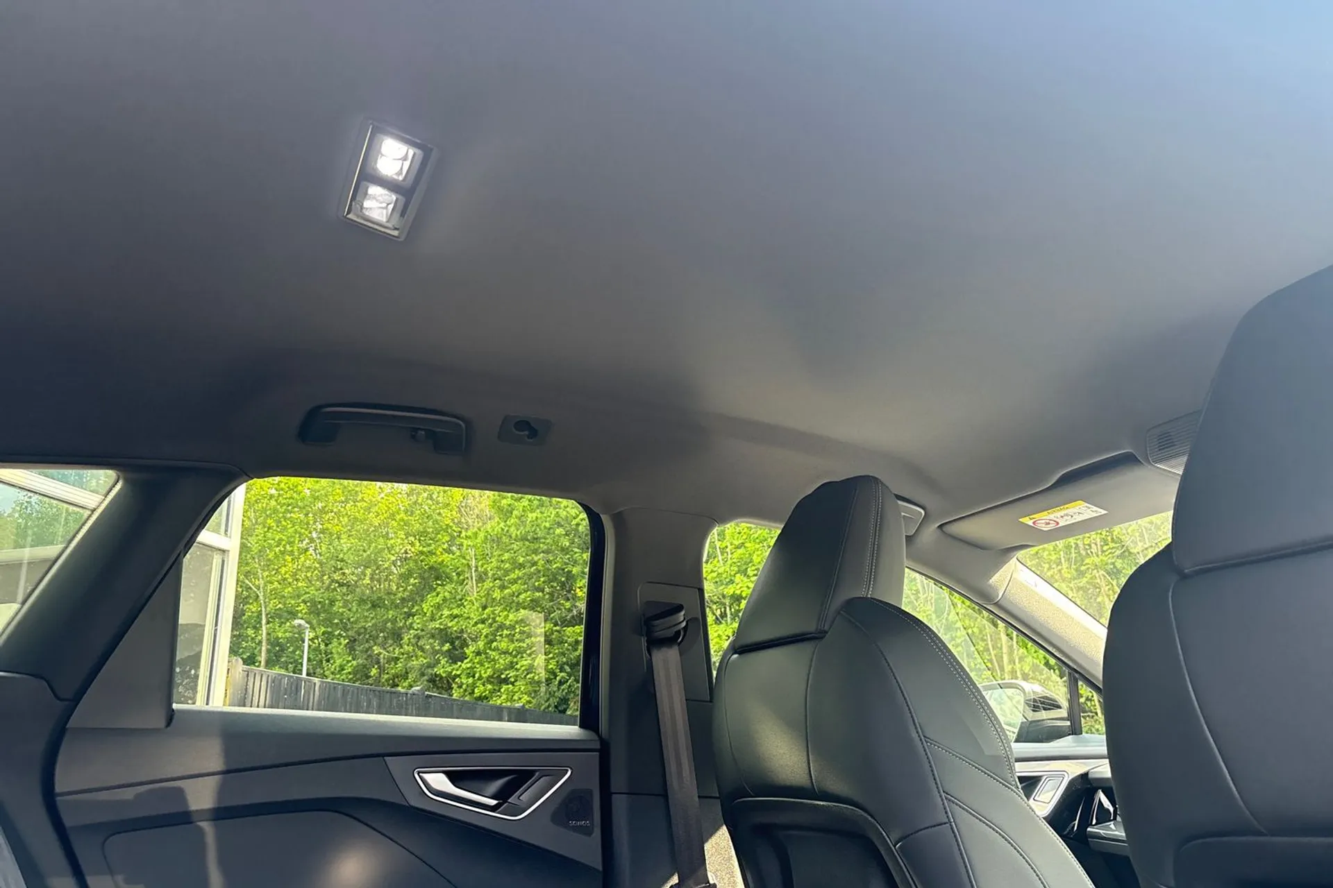 Audi Q4 thumbnail image number 11