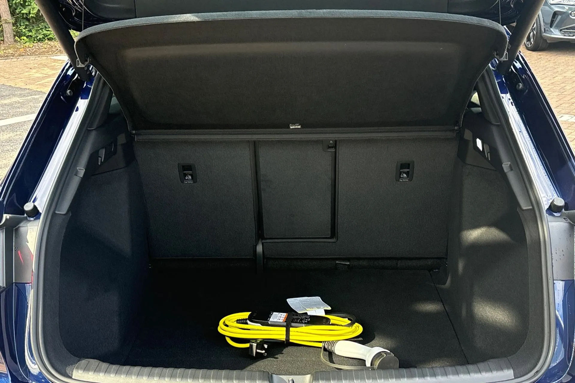 Audi Q4 thumbnail image number 23