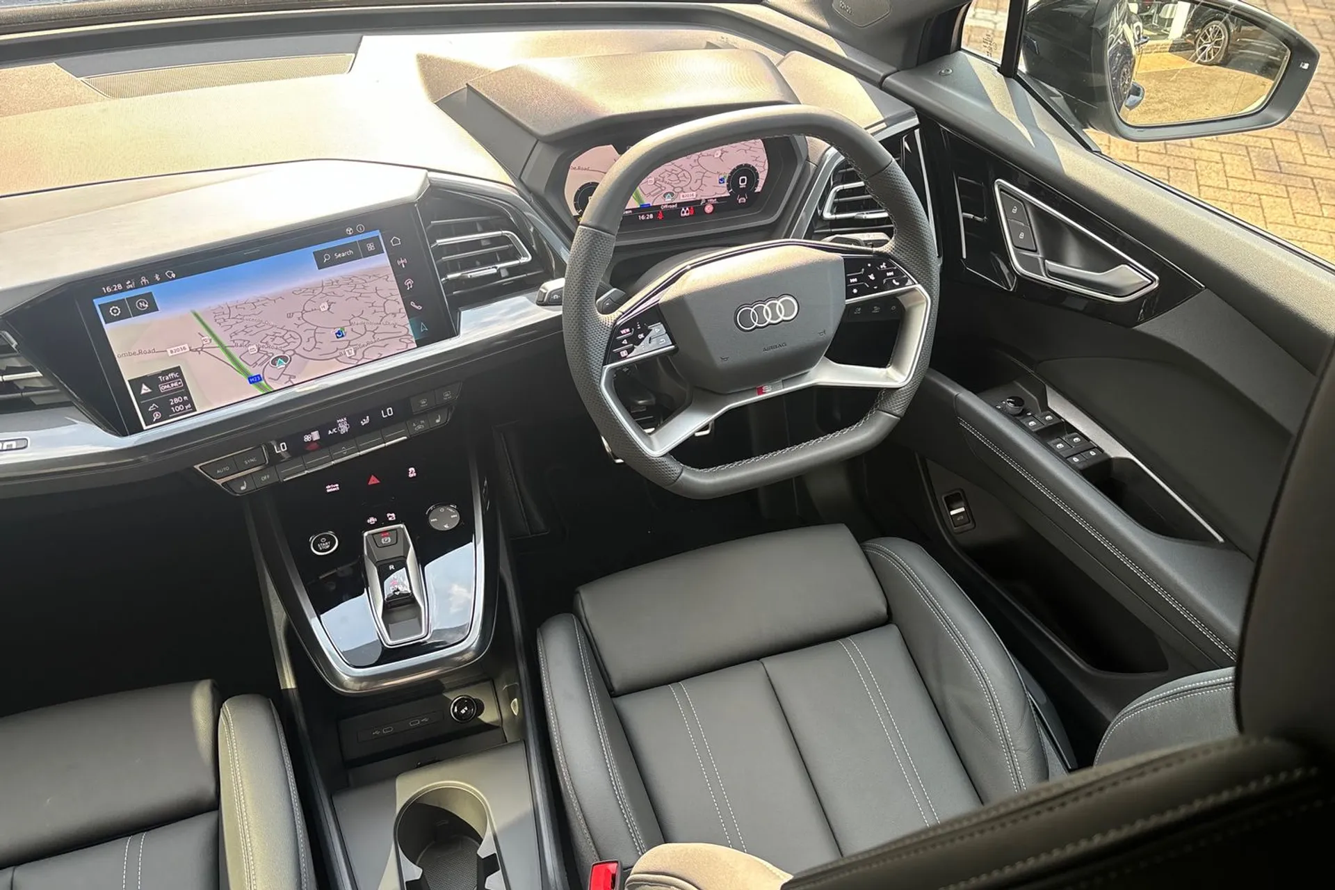 Audi Q4 thumbnail image number 37