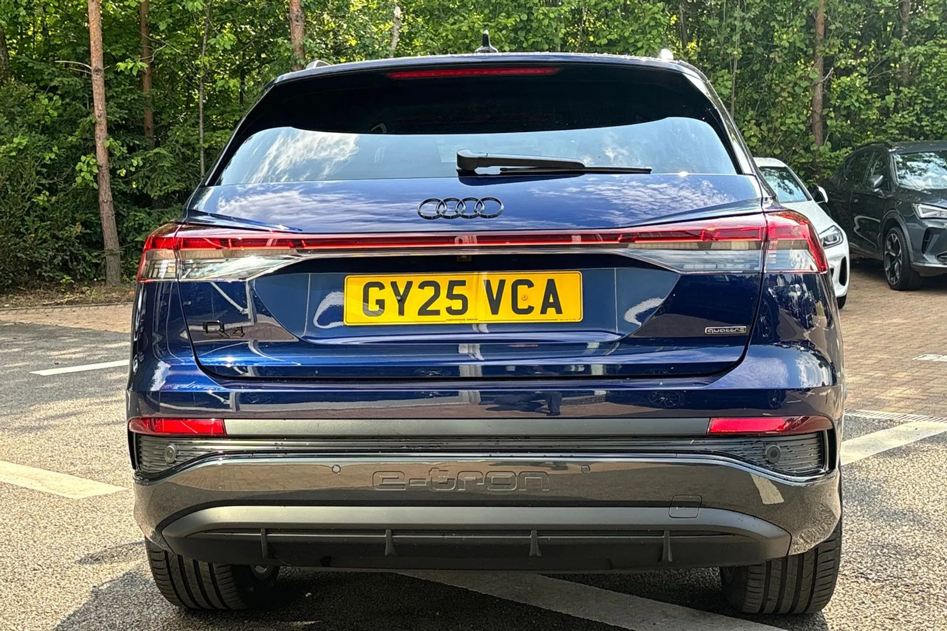 Audi Q4 thumbnail image number 8