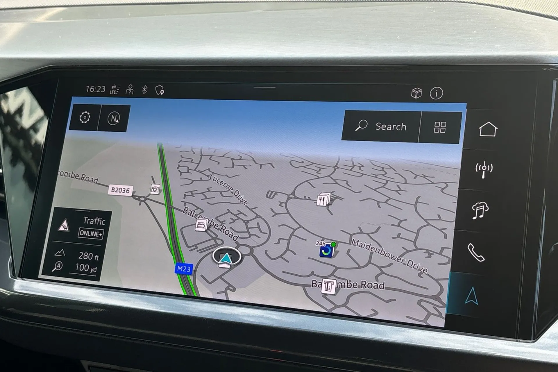 Audi Q4 thumbnail image number 6