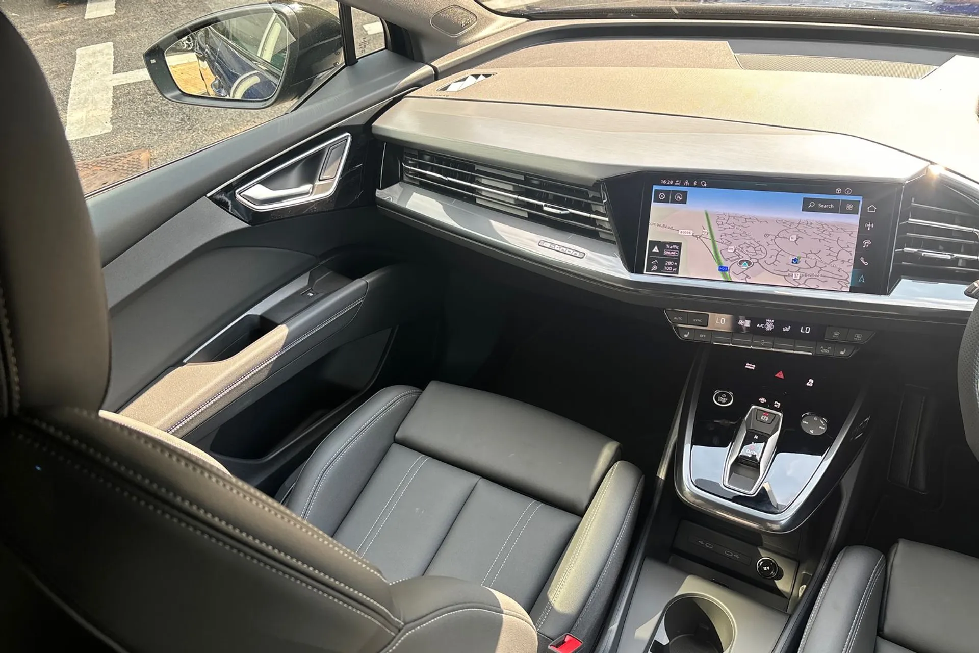 Audi Q4 thumbnail image number 35