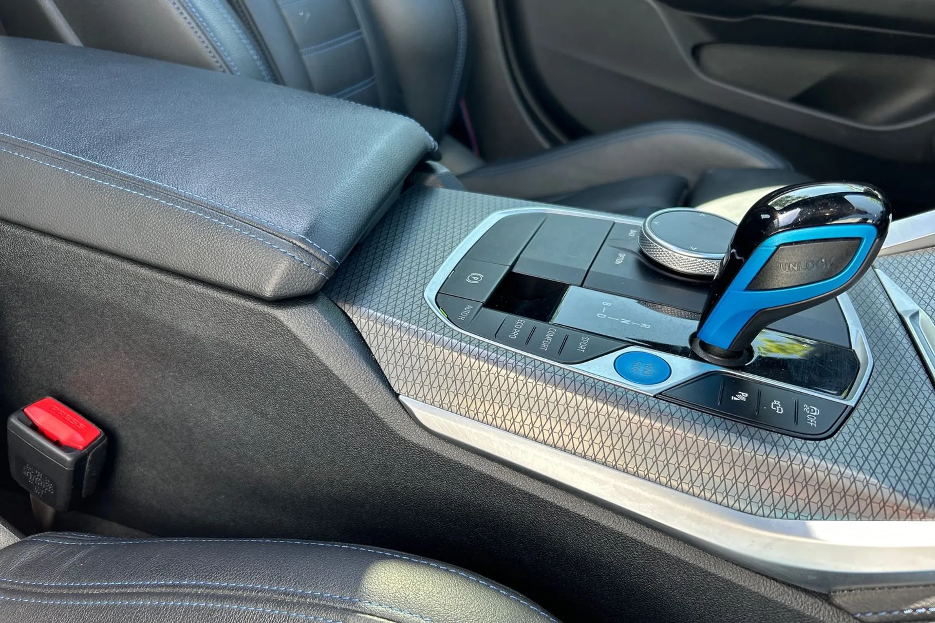 BMW I4 thumbnail image number 51