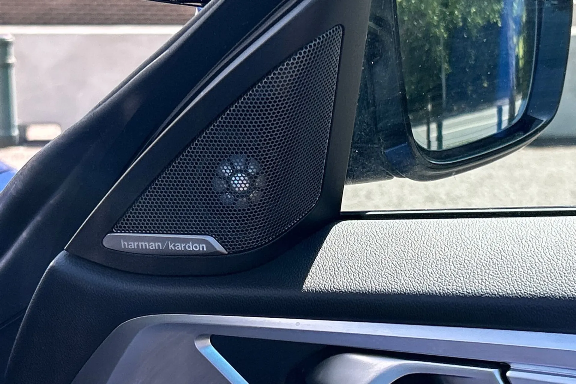 BMW I4 thumbnail image number 50