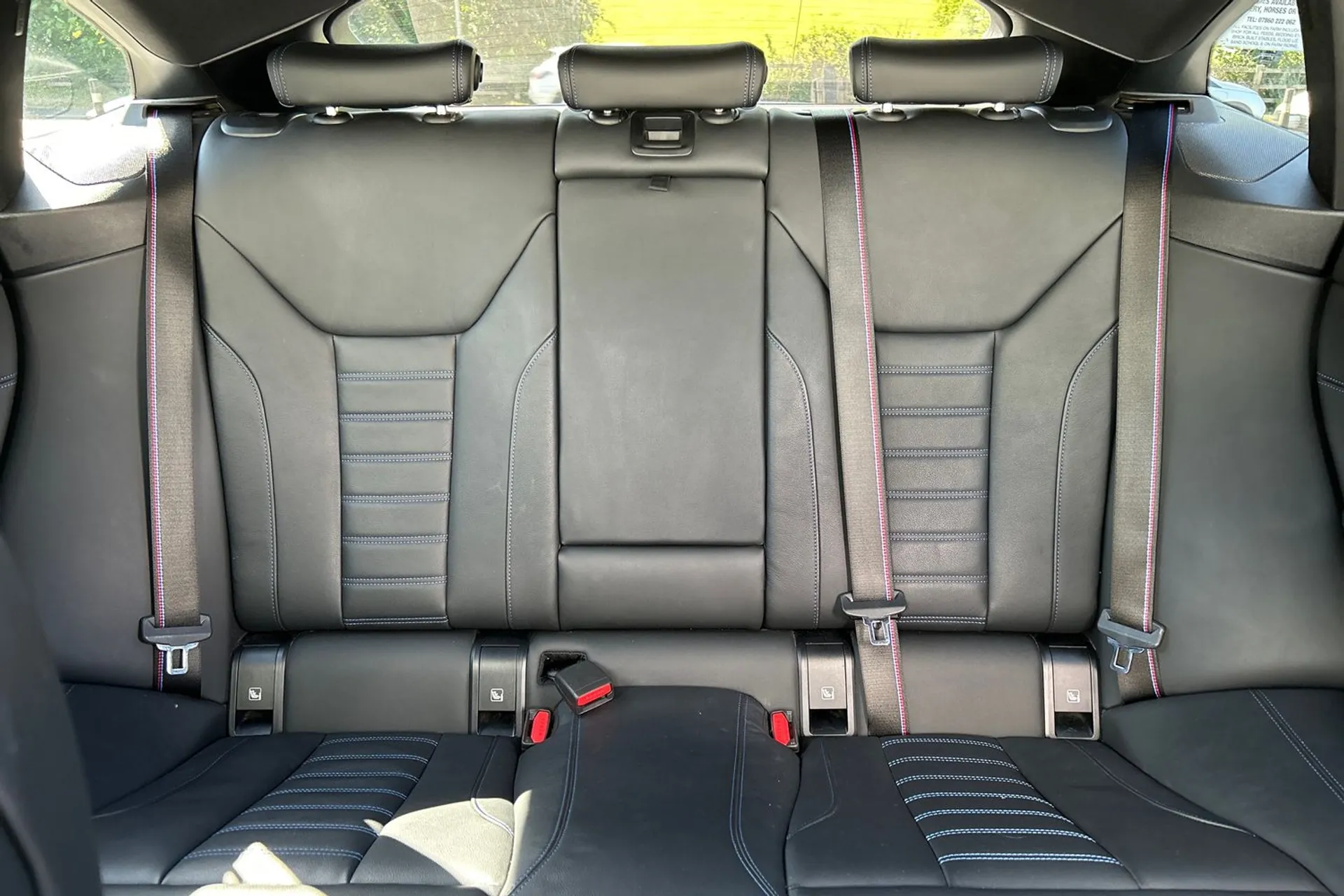 BMW I4 thumbnail image number 25