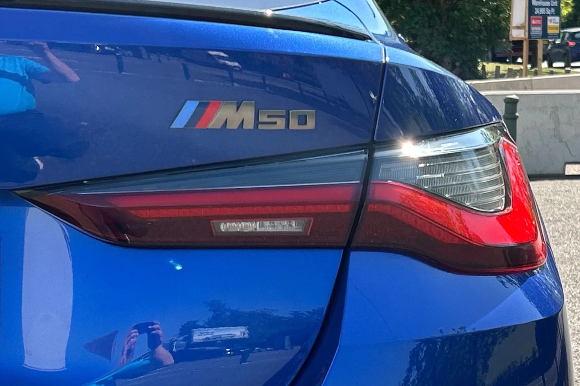 BMW I4 thumbnail image number 39