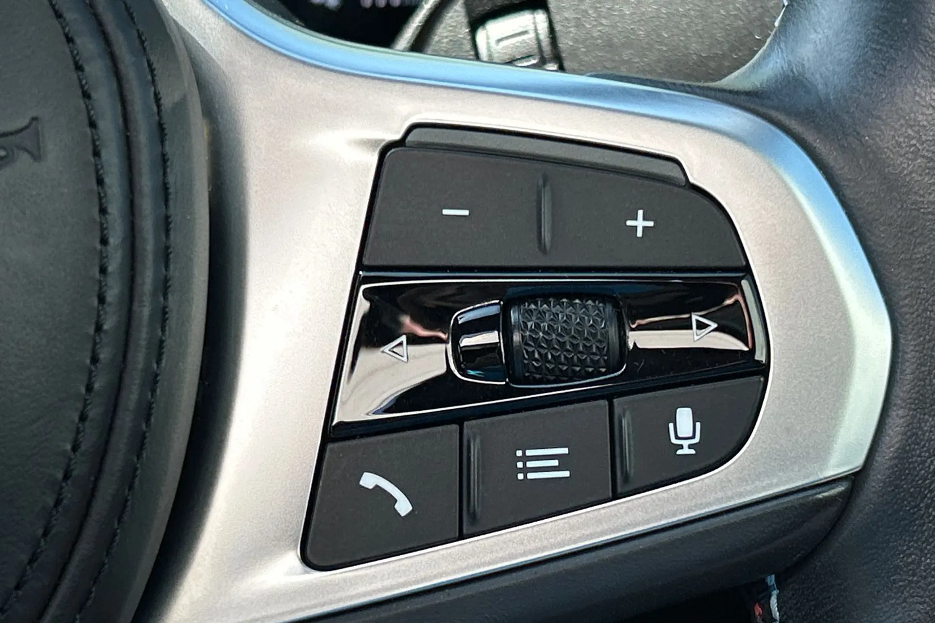 BMW I4 thumbnail image number 47