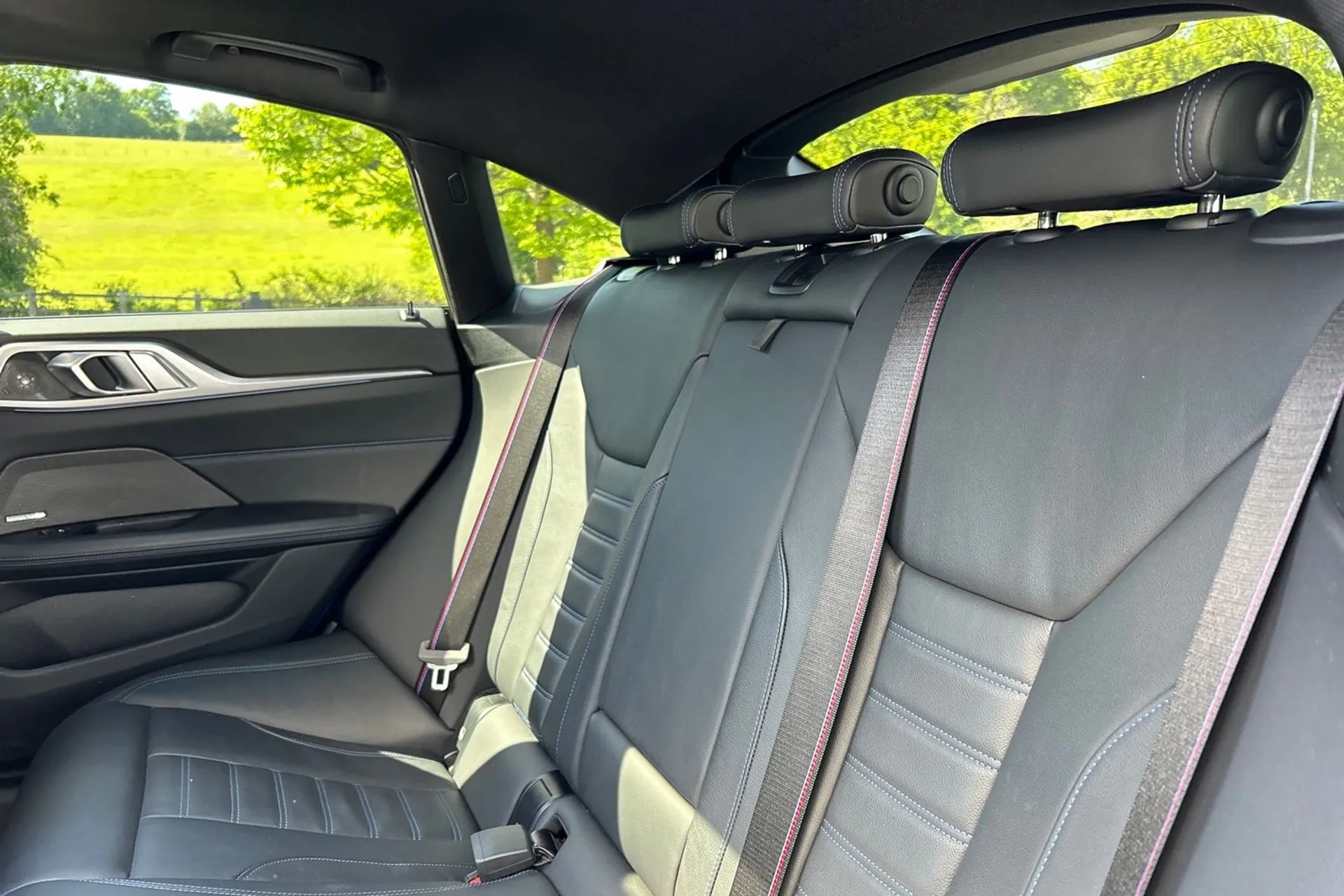 BMW I4 thumbnail image number 28