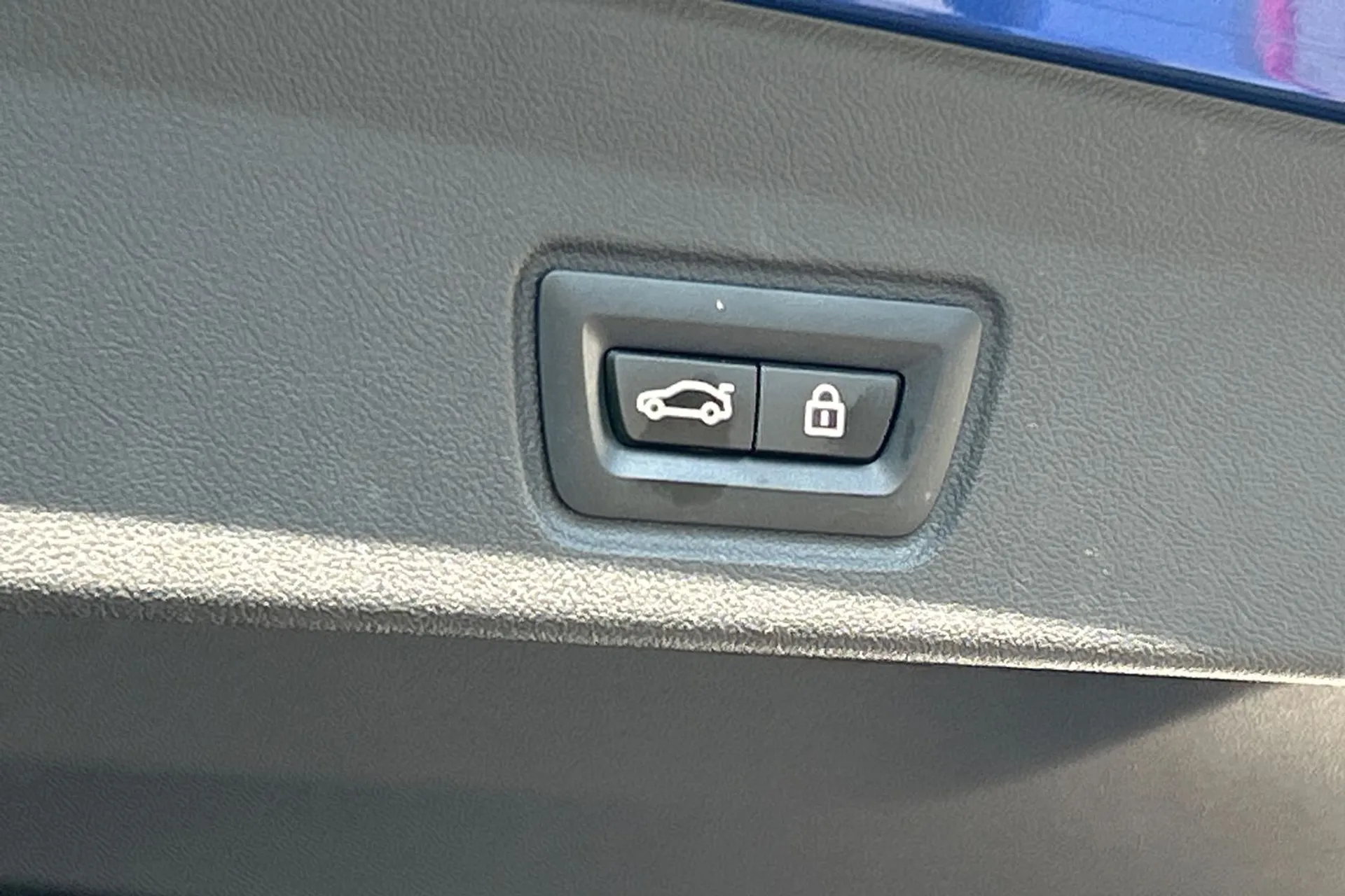 BMW I4 thumbnail image number 36