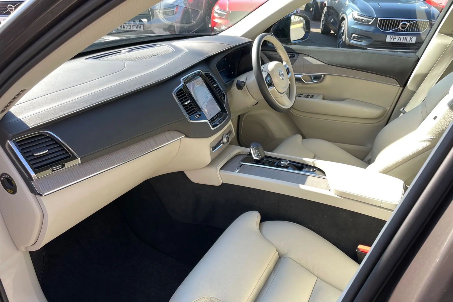 Volvo XC90 thumbnail image number 28