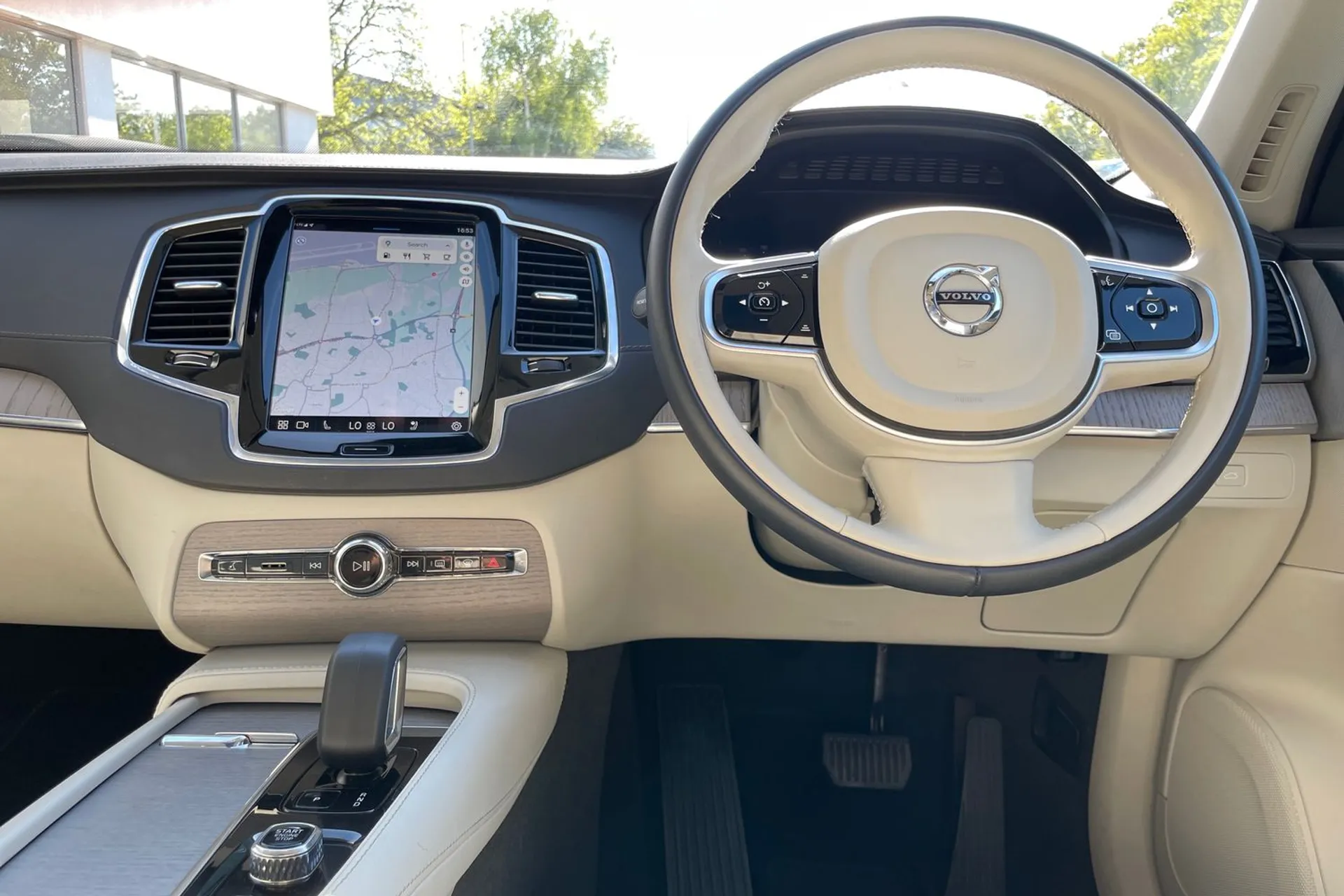 Volvo XC90 thumbnail image number 35
