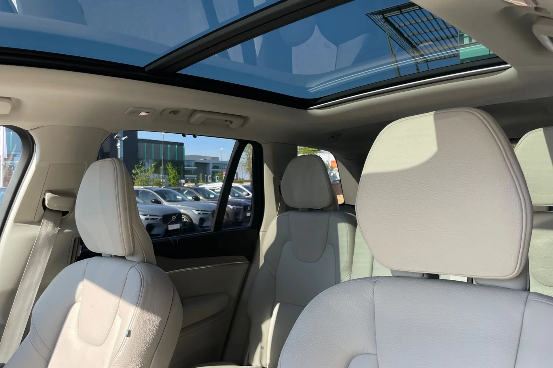 Volvo XC90 thumbnail image number 30