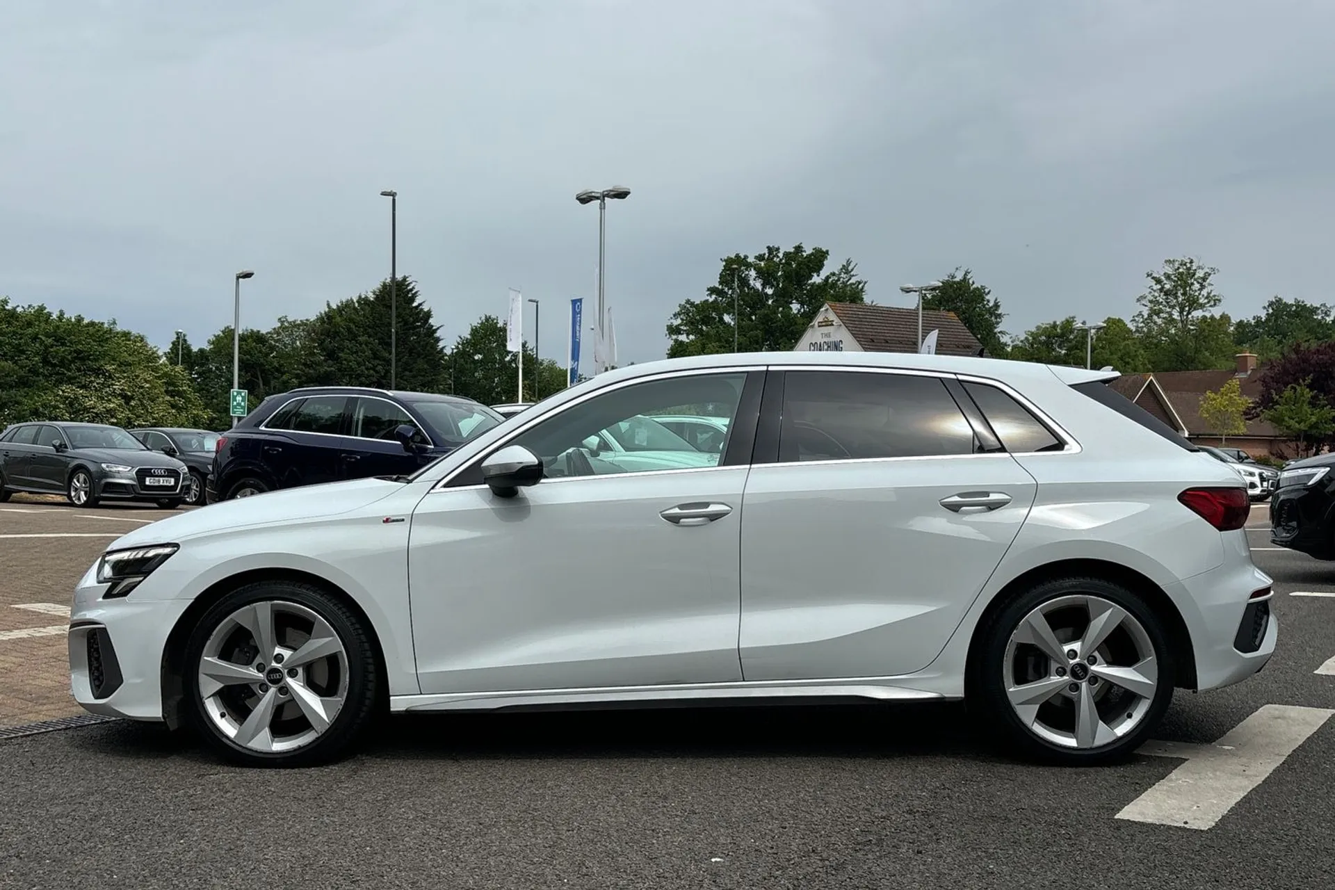 Audi A3 thumbnail image number 9