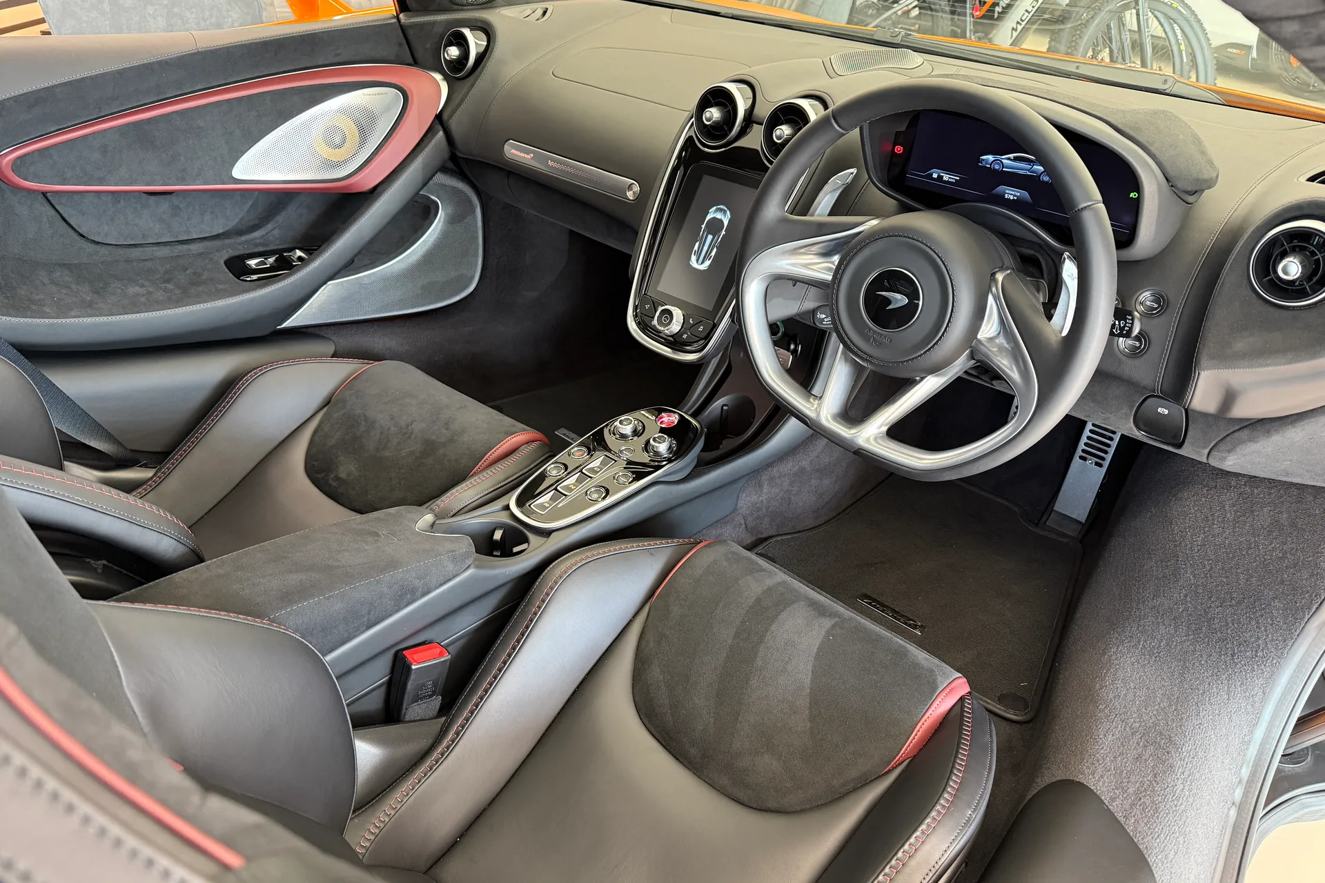 McLaren GTS thumbnail image number 4