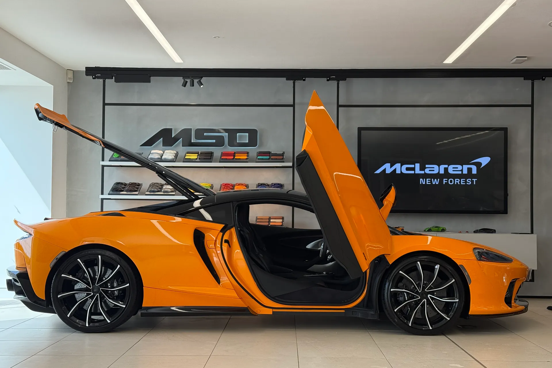 McLaren GTS thumbnail image number 9