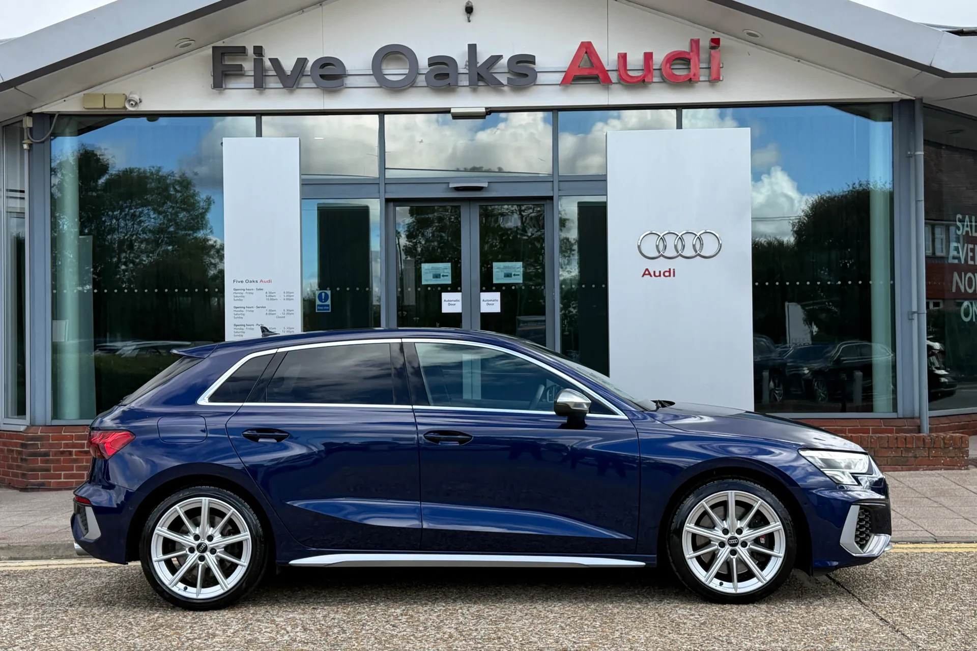 Audi A3 thumbnail image number 2