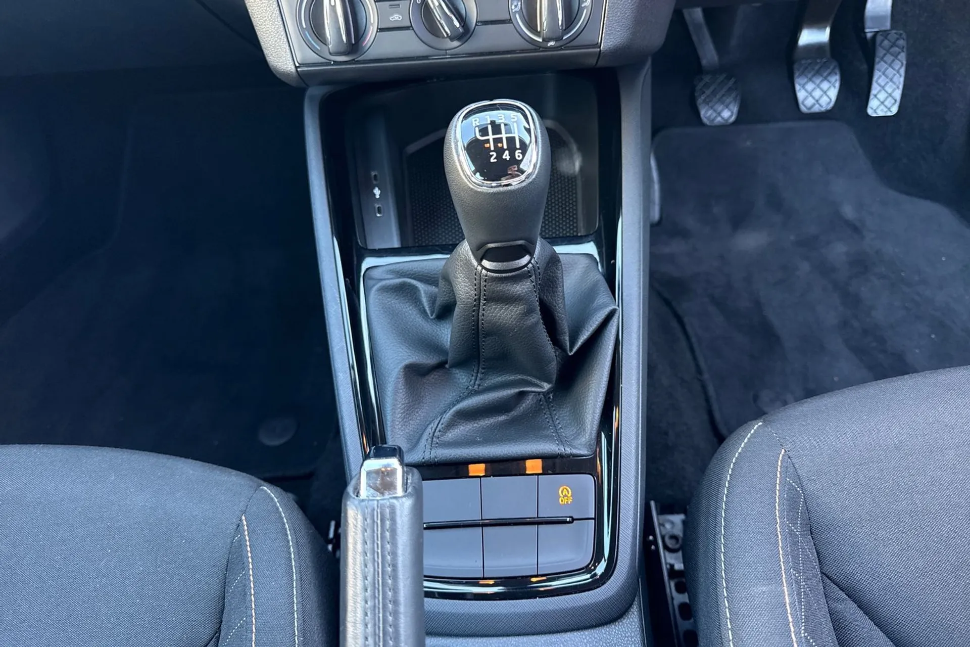 SKODA KAMIQ thumbnail image number 38