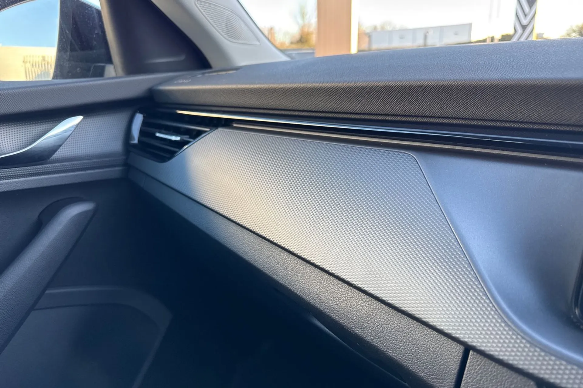 SKODA KAMIQ thumbnail image number 45