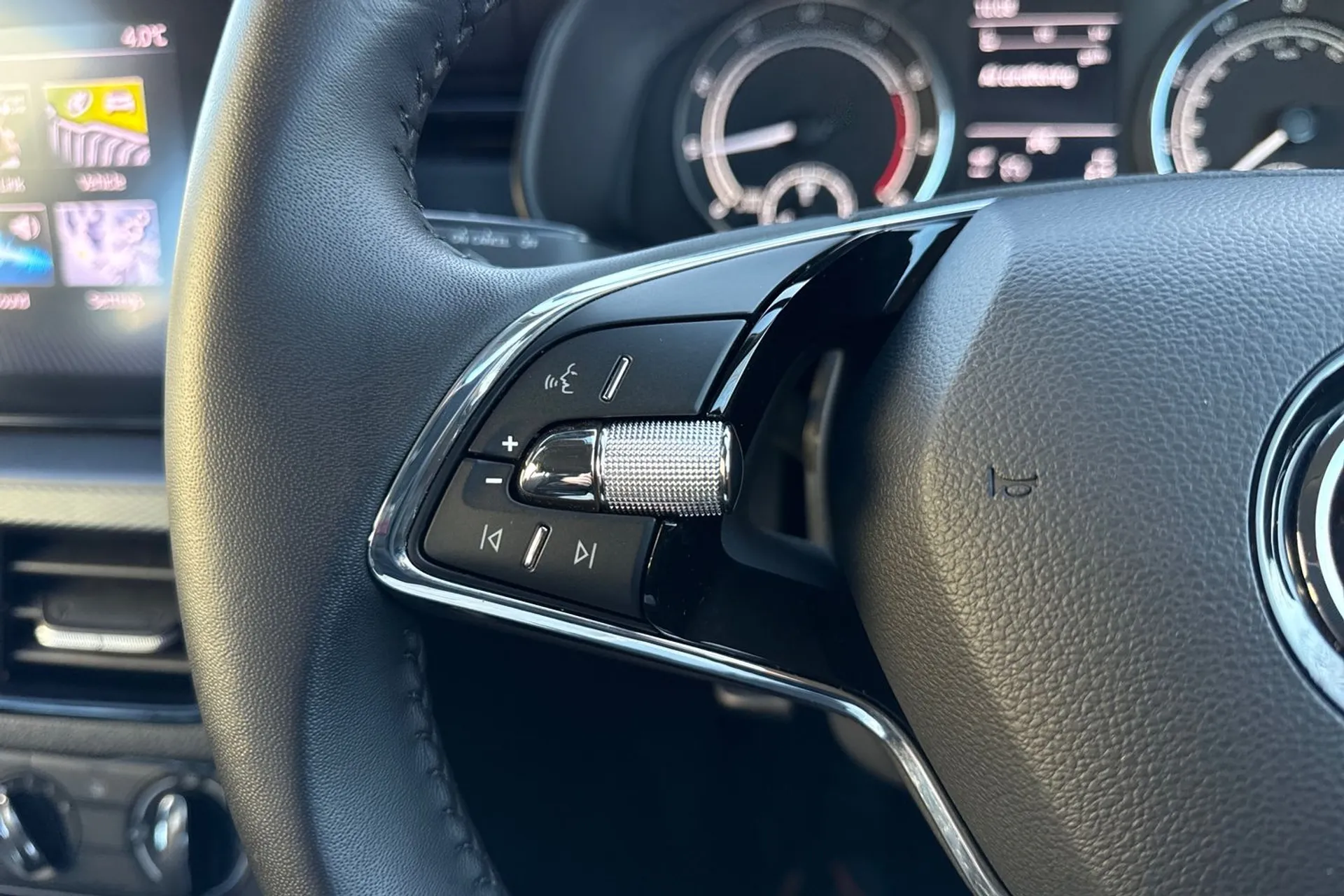 SKODA KAMIQ thumbnail image number 39