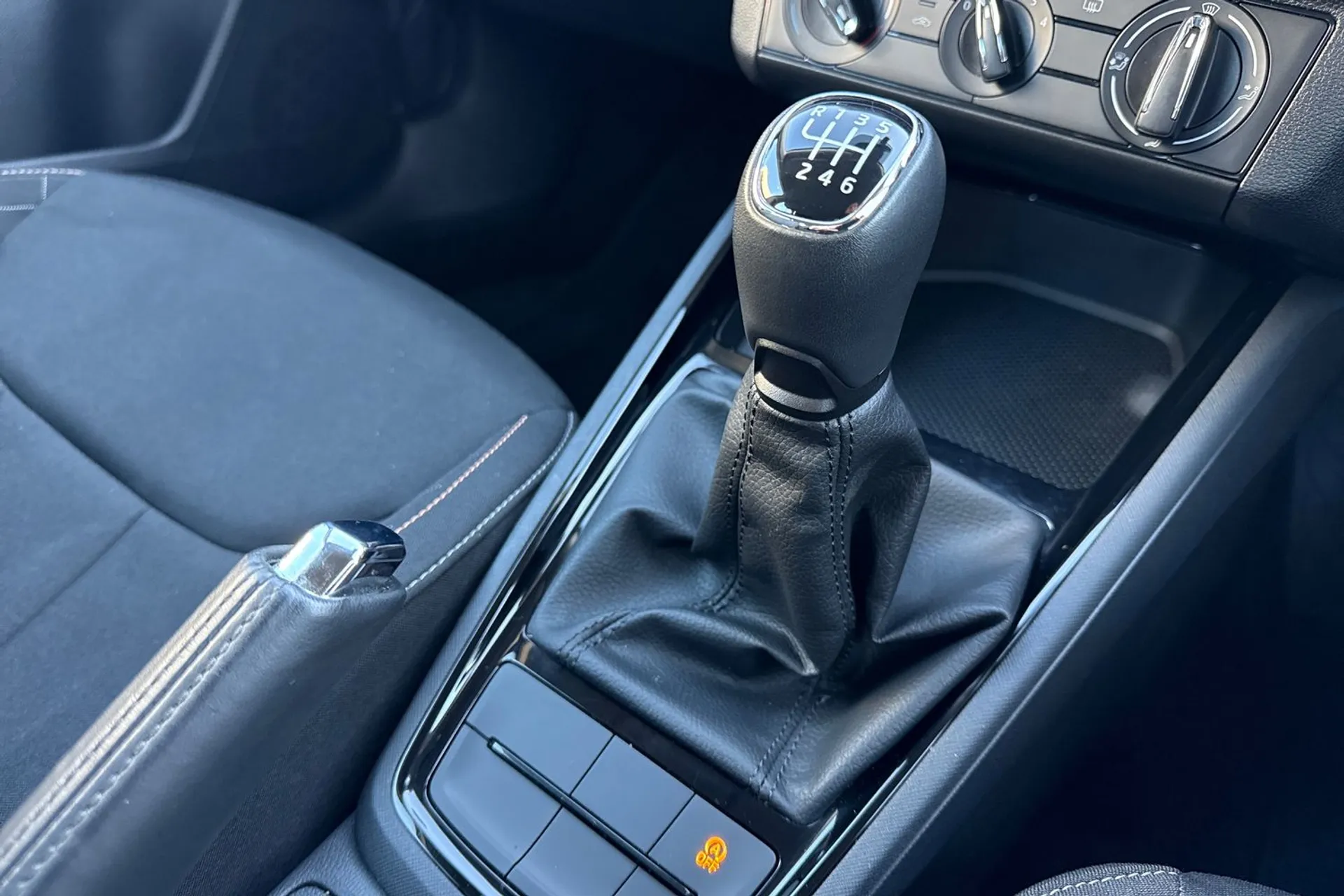 SKODA KAMIQ thumbnail image number 23