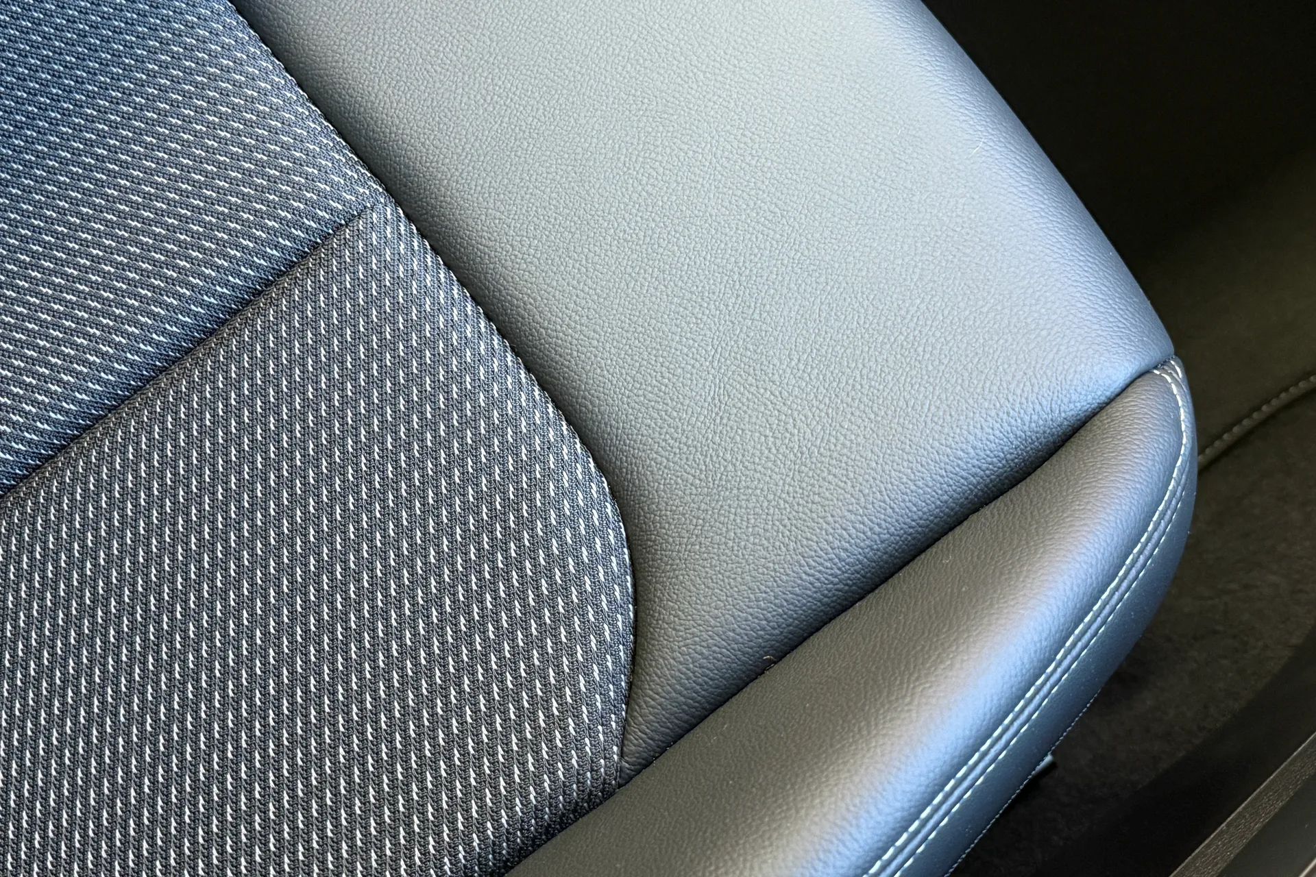 Audi Q2 thumbnail image number 24