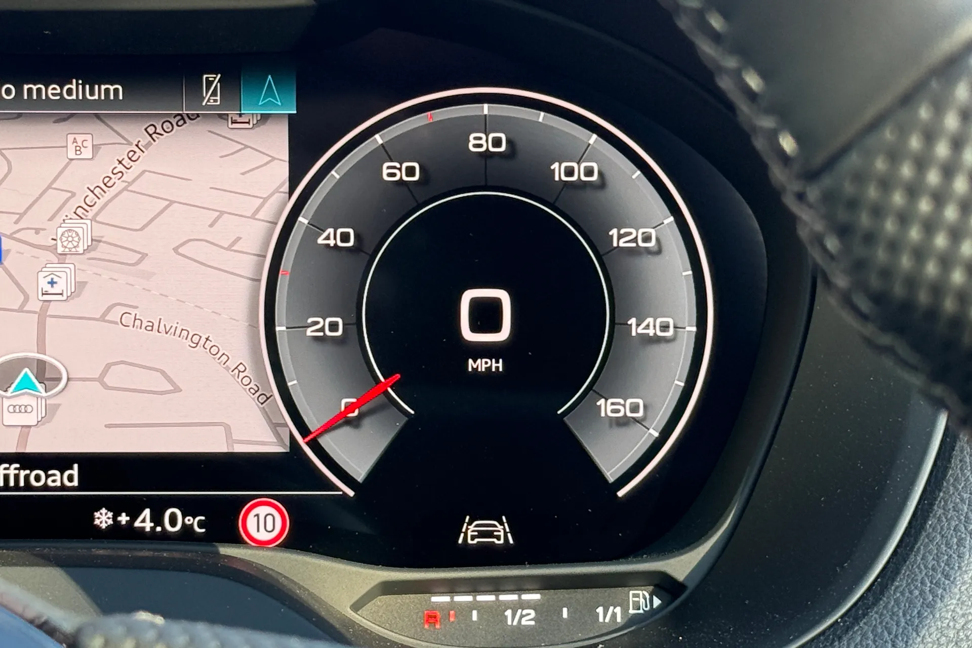 Audi Q2 thumbnail image number 12