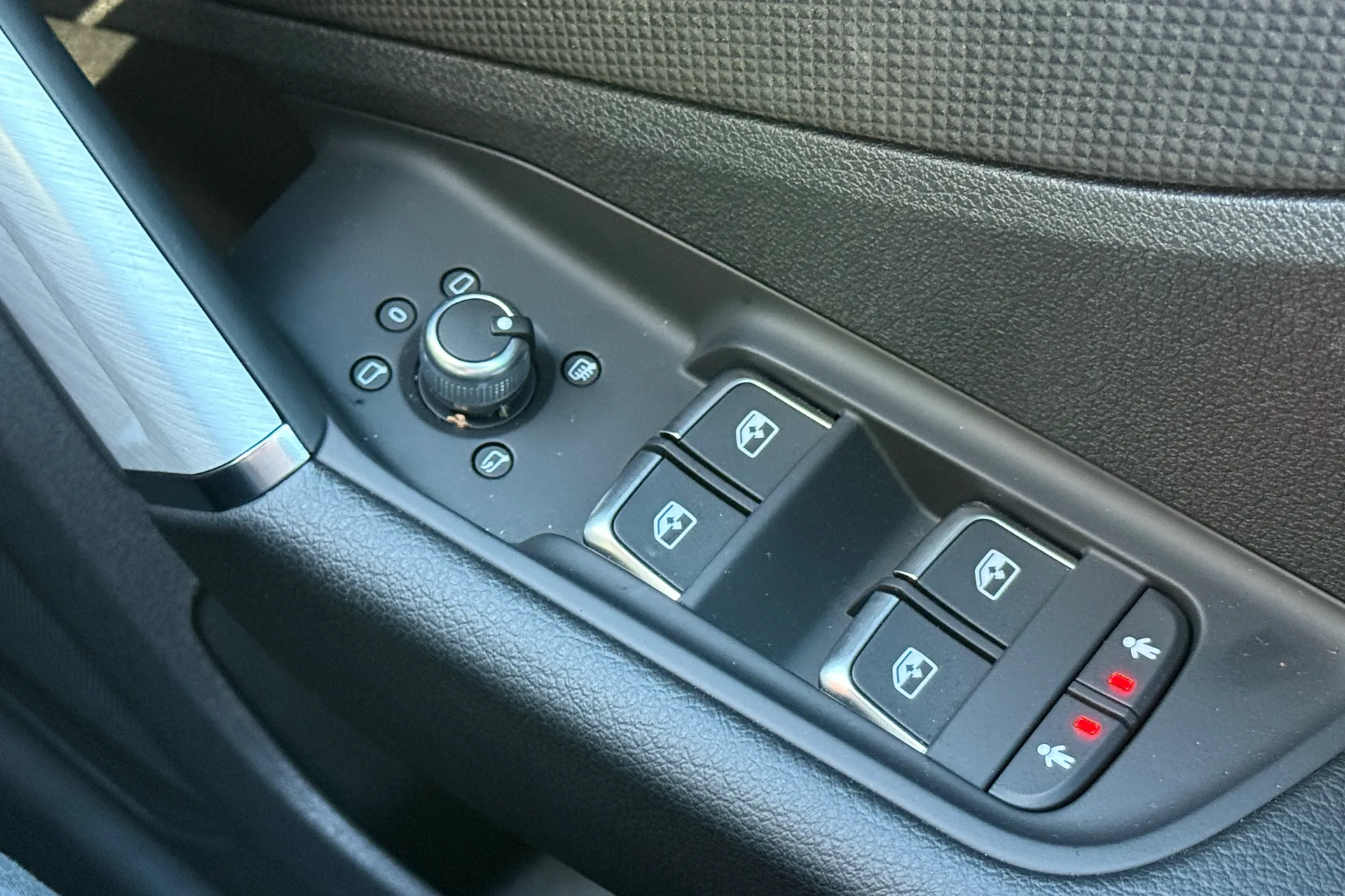 Audi Q2 thumbnail image number 30