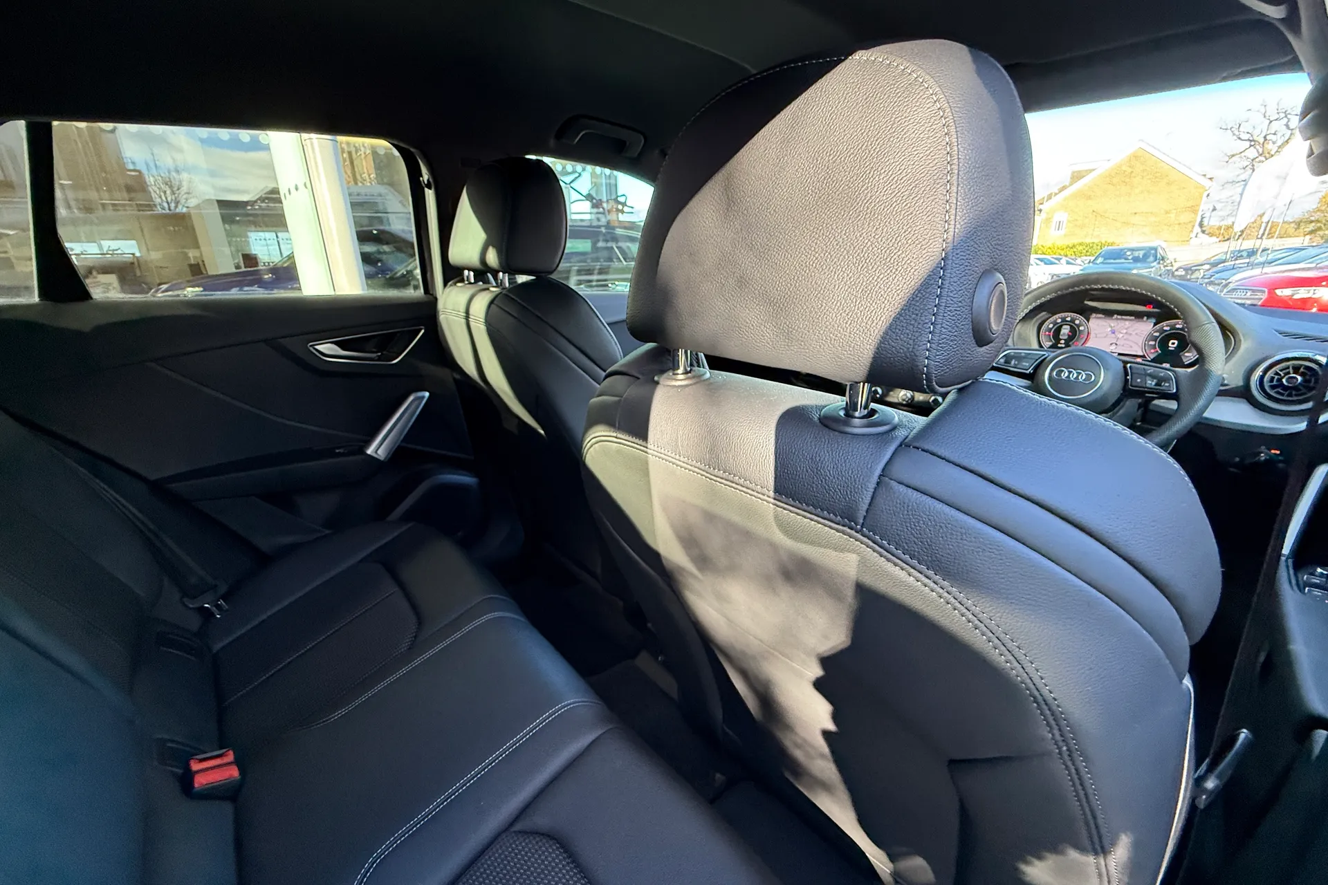 Audi Q2 thumbnail image number 40