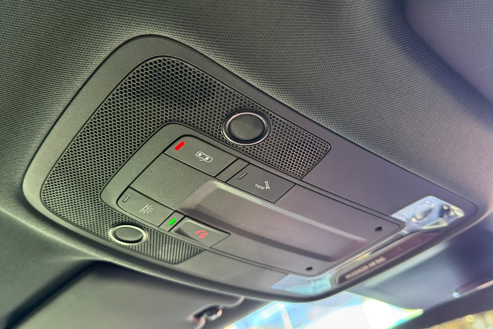 Audi Q2 thumbnail image number 32