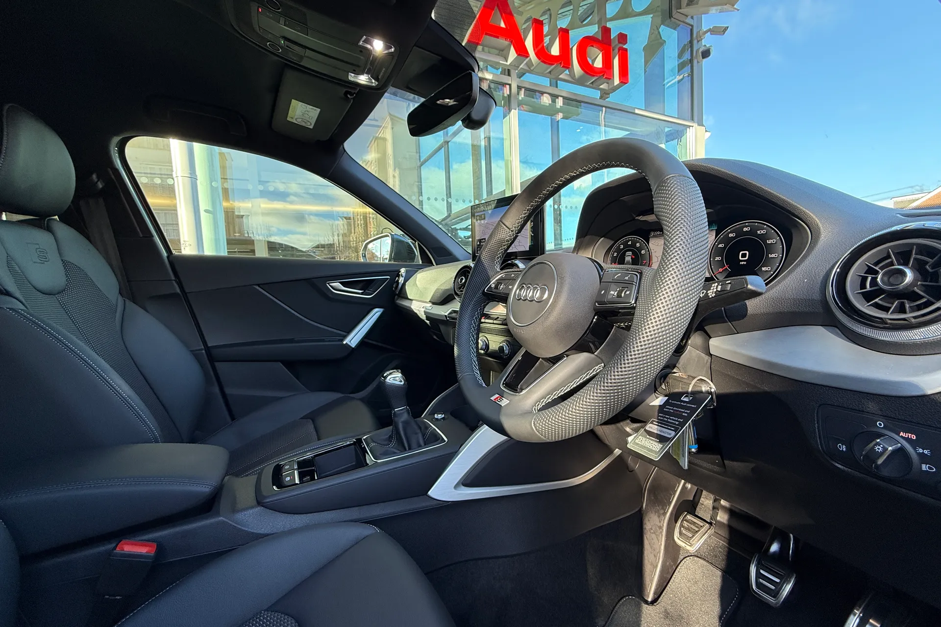 Audi Q2 thumbnail image number 9