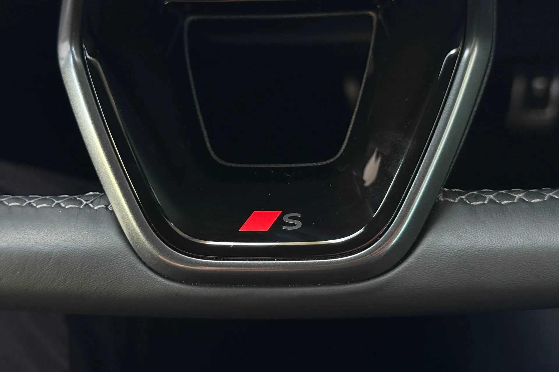 Audi Q5 thumbnail image number 17