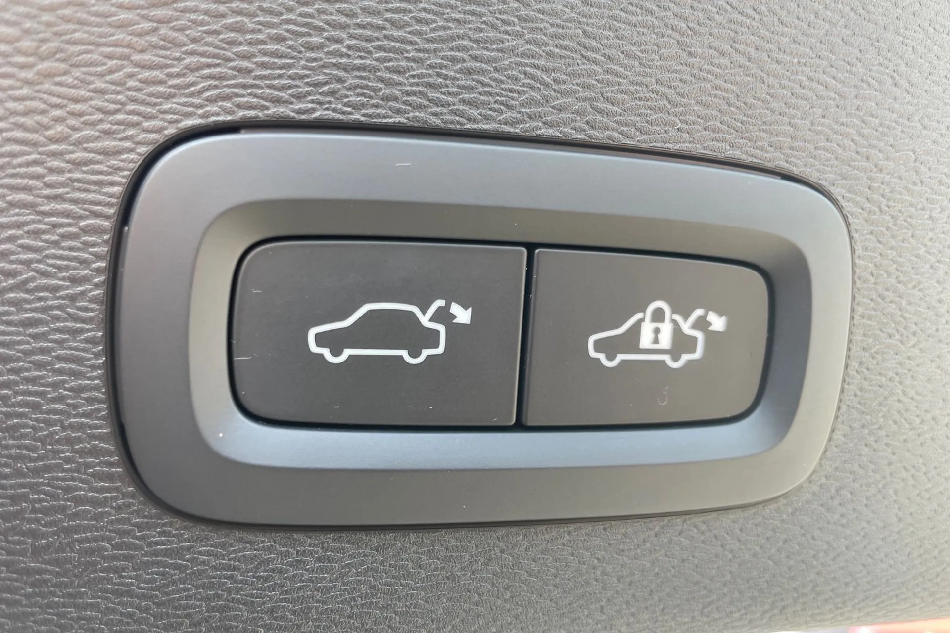 Volvo C40 thumbnail image number 20