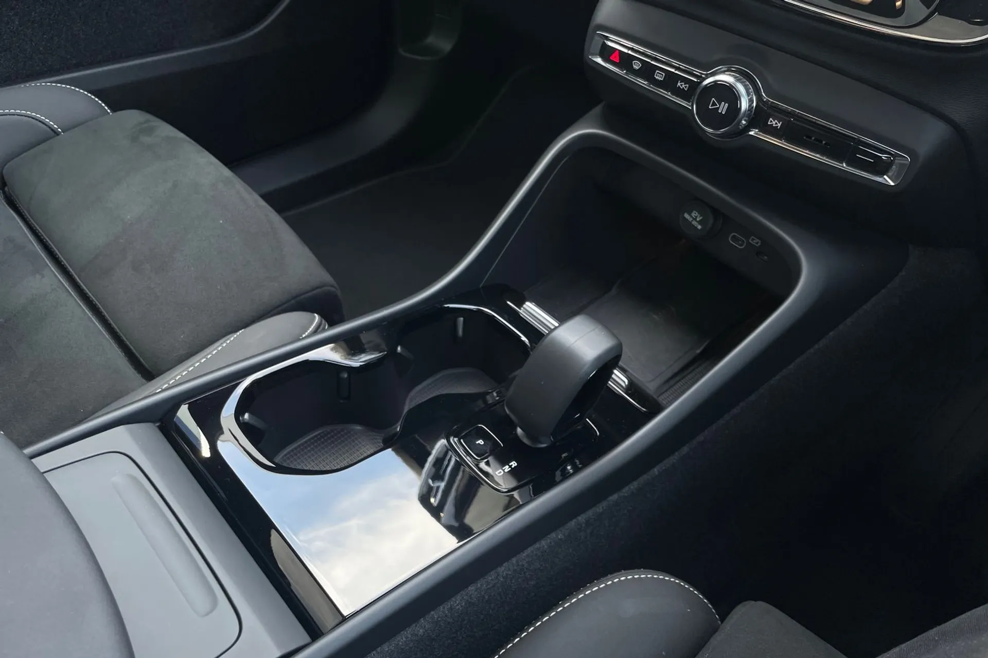 Volvo C40 thumbnail image number 43