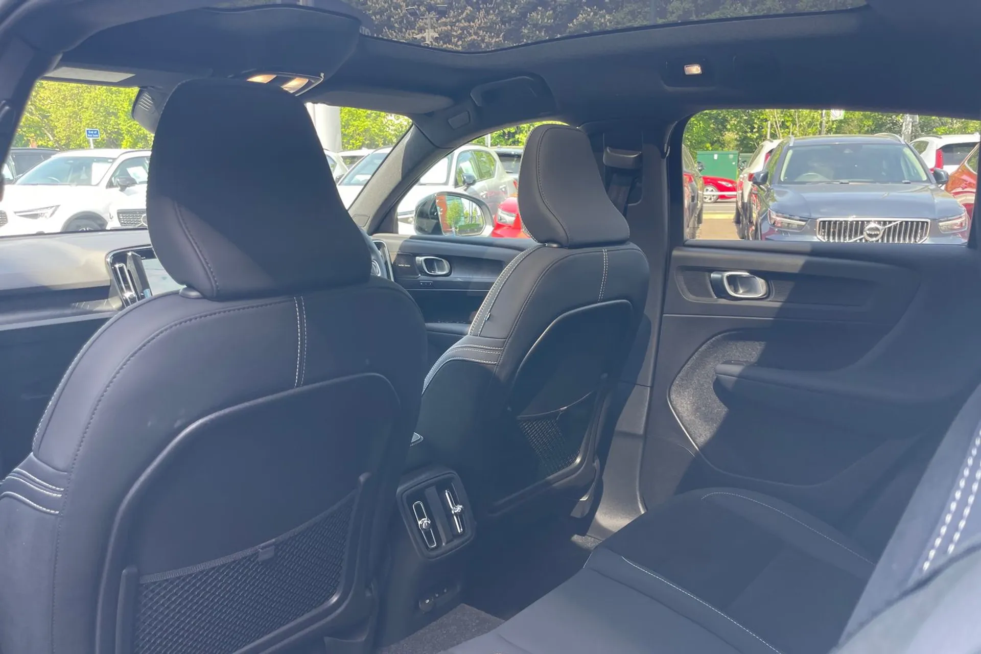 Volvo C40 thumbnail image number 30